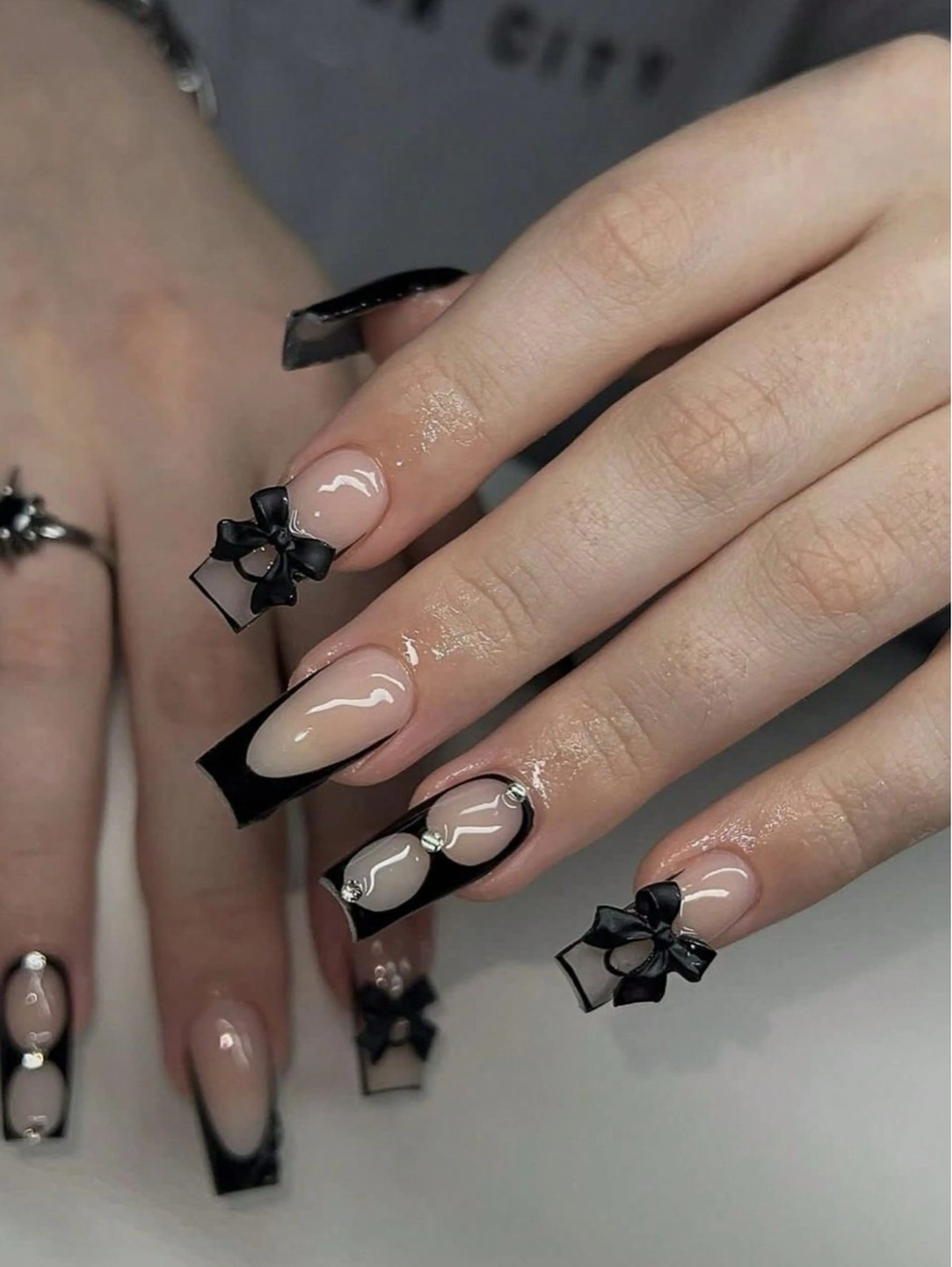 ネイル アートネイル 長さ出し ジェルネイル マグネットネイル ニュアンスネイル ハンドネイル Kanao_ CloudyChanのネイルデザイン