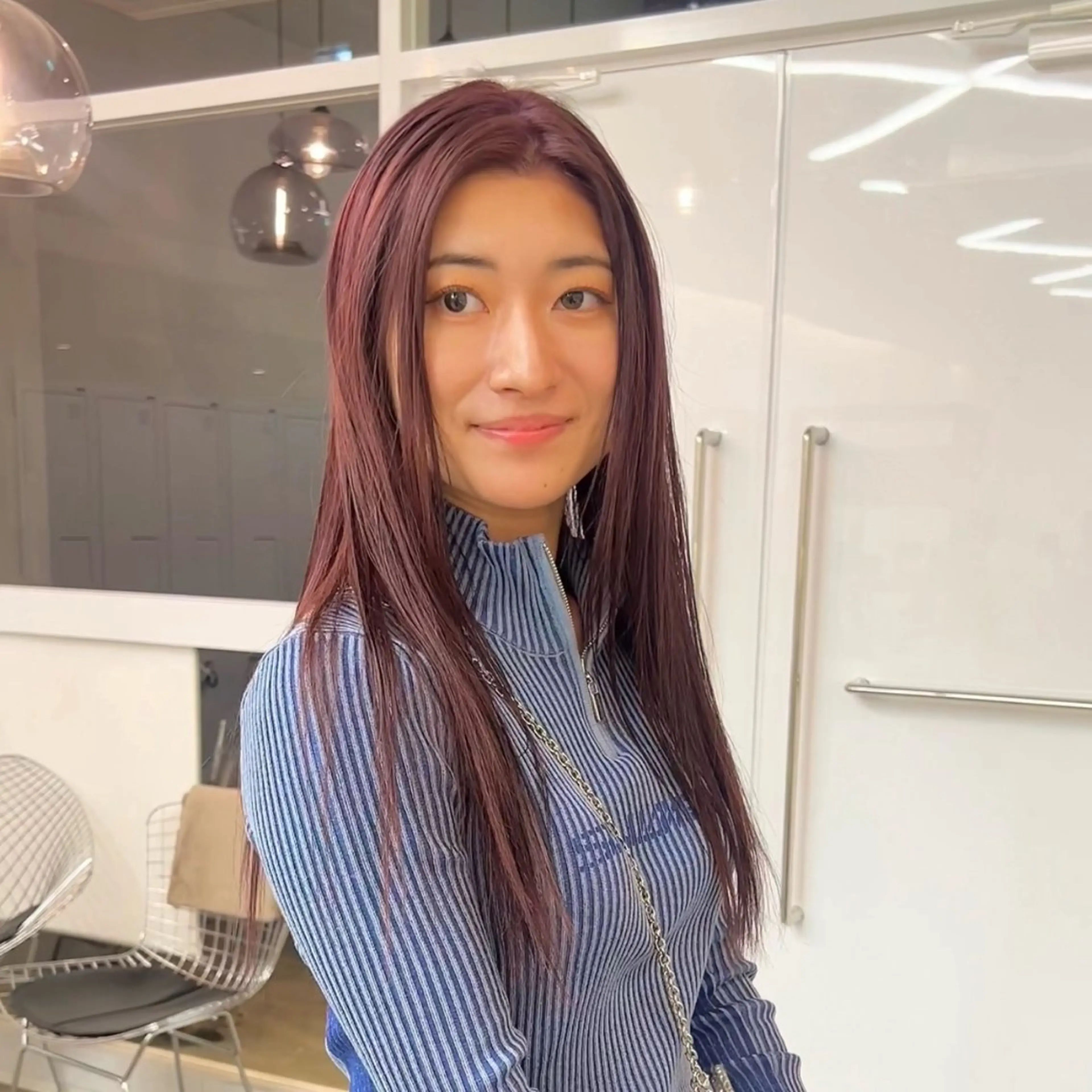 セミロング カラー ブリーチ ケアブリーチ ピンクカラー パープルカラー クロスパーマ× 透明感カラー✂︎のヘアスタイル