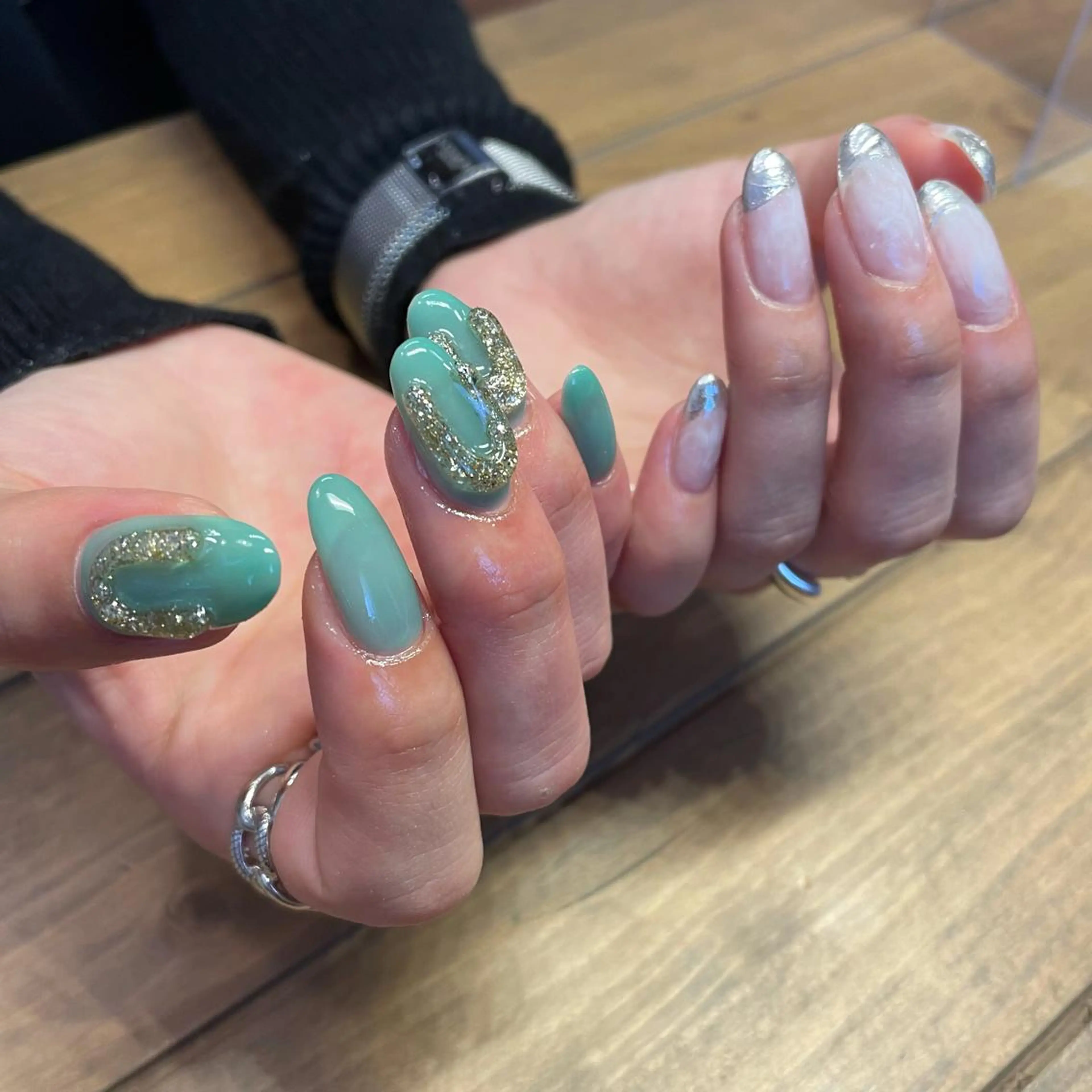 ミディアム ネイル ジェルネイル マグネットネイル ニュアンスネイル ワンカラーネイル パラジェル 10ten Mikiのネイルデザイン