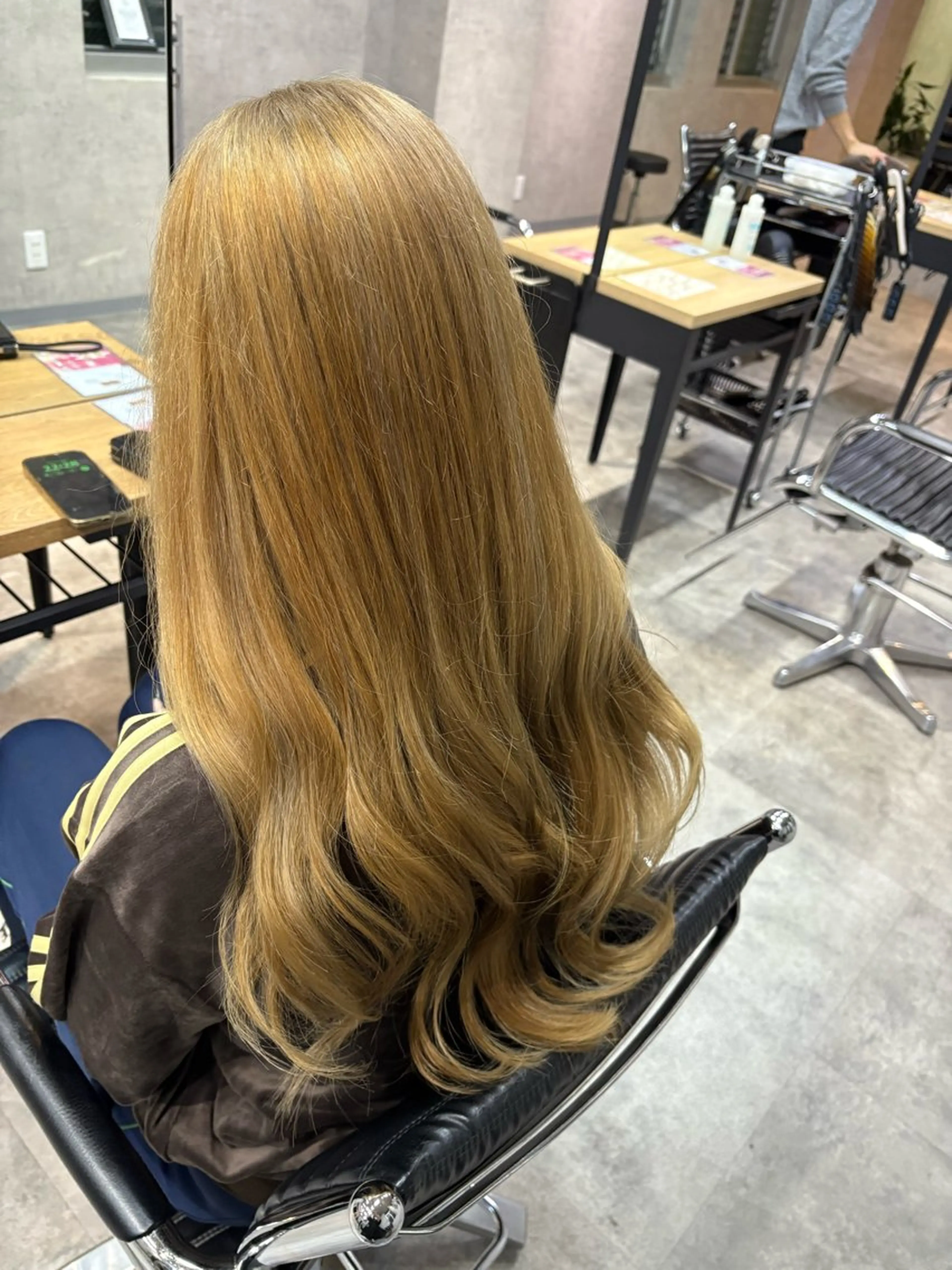 ロング カラー ヘアカラー トリートメント 浅野 琴羽のヘアスタイル