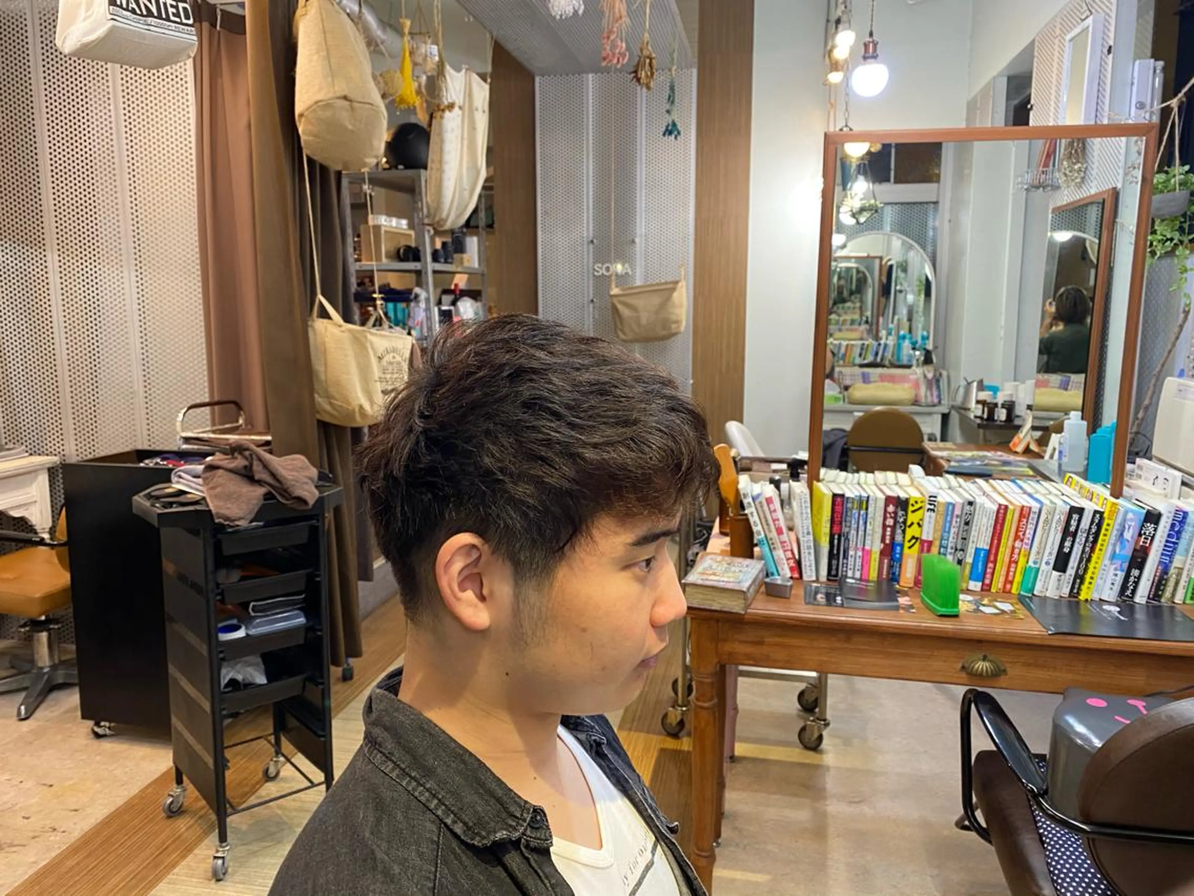 ショート メンズ メンズパーマ ツーブロック sora所属・廣瀬 瞳のヘアスタイル