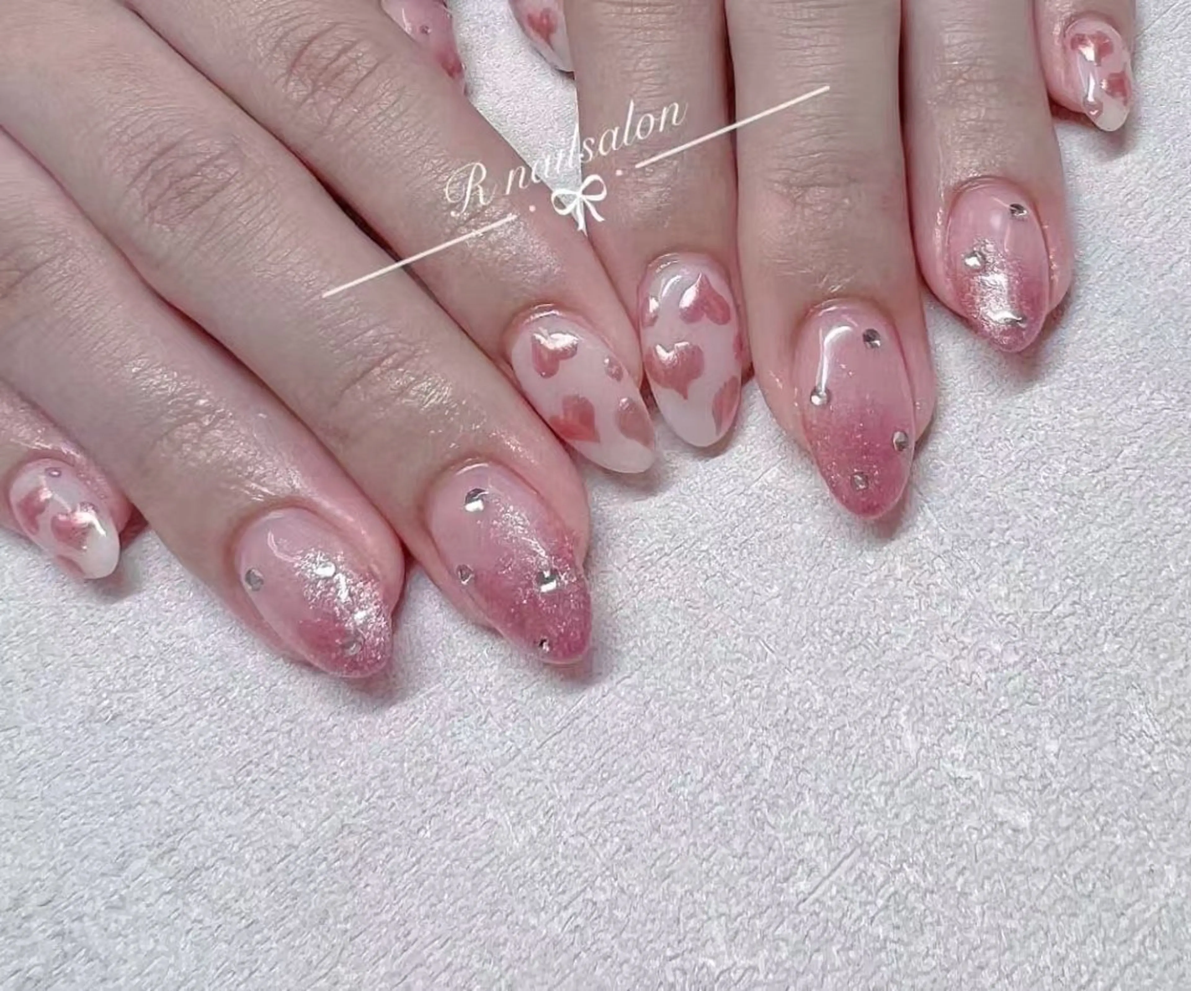 ミディアム ハンドネイル R NAILSALONのネイルデザイン