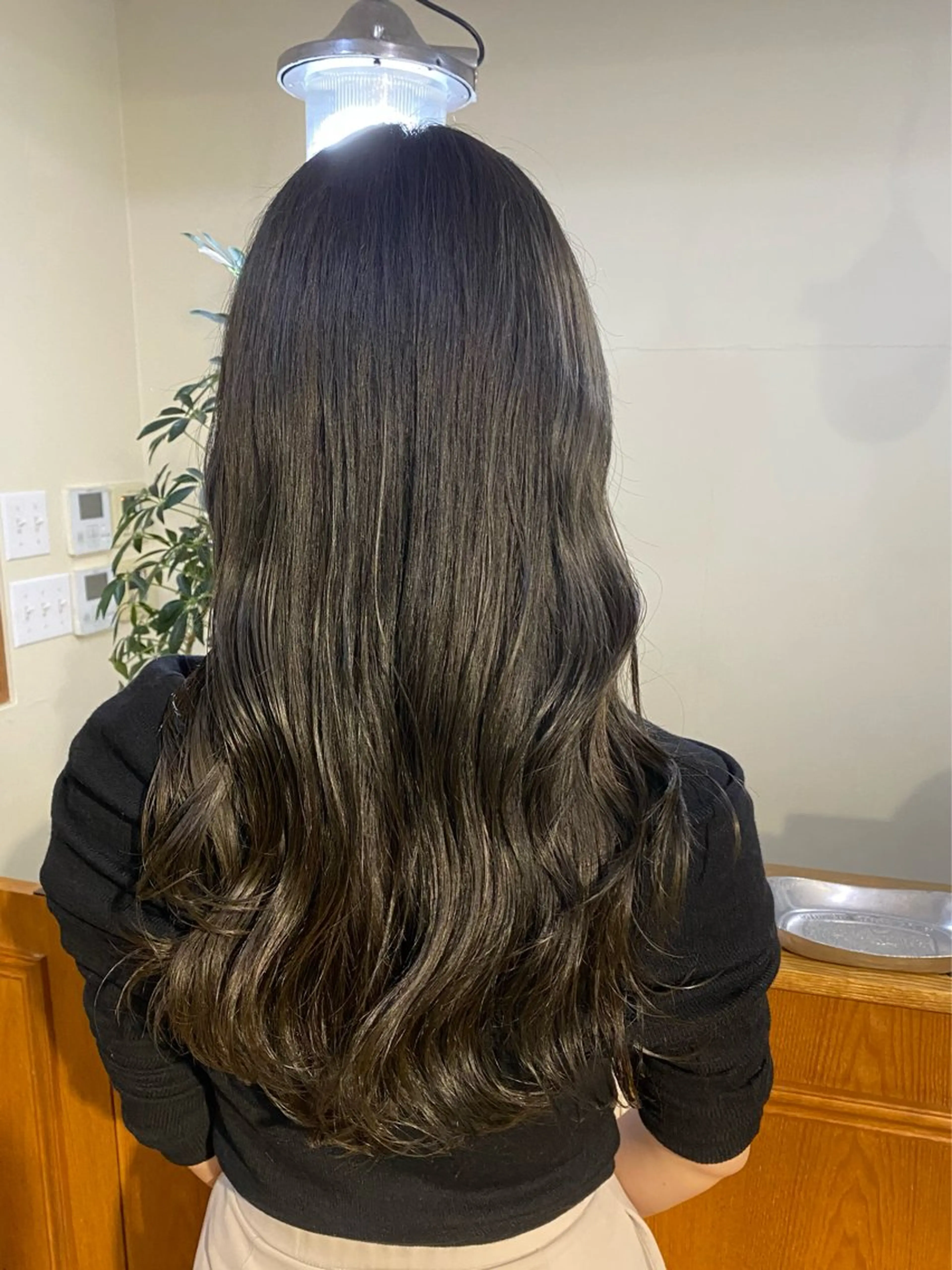 ロング アッシュ くびれヘア くびれレイヤー レイヤーカット 齋藤 リクのヘアスタイル