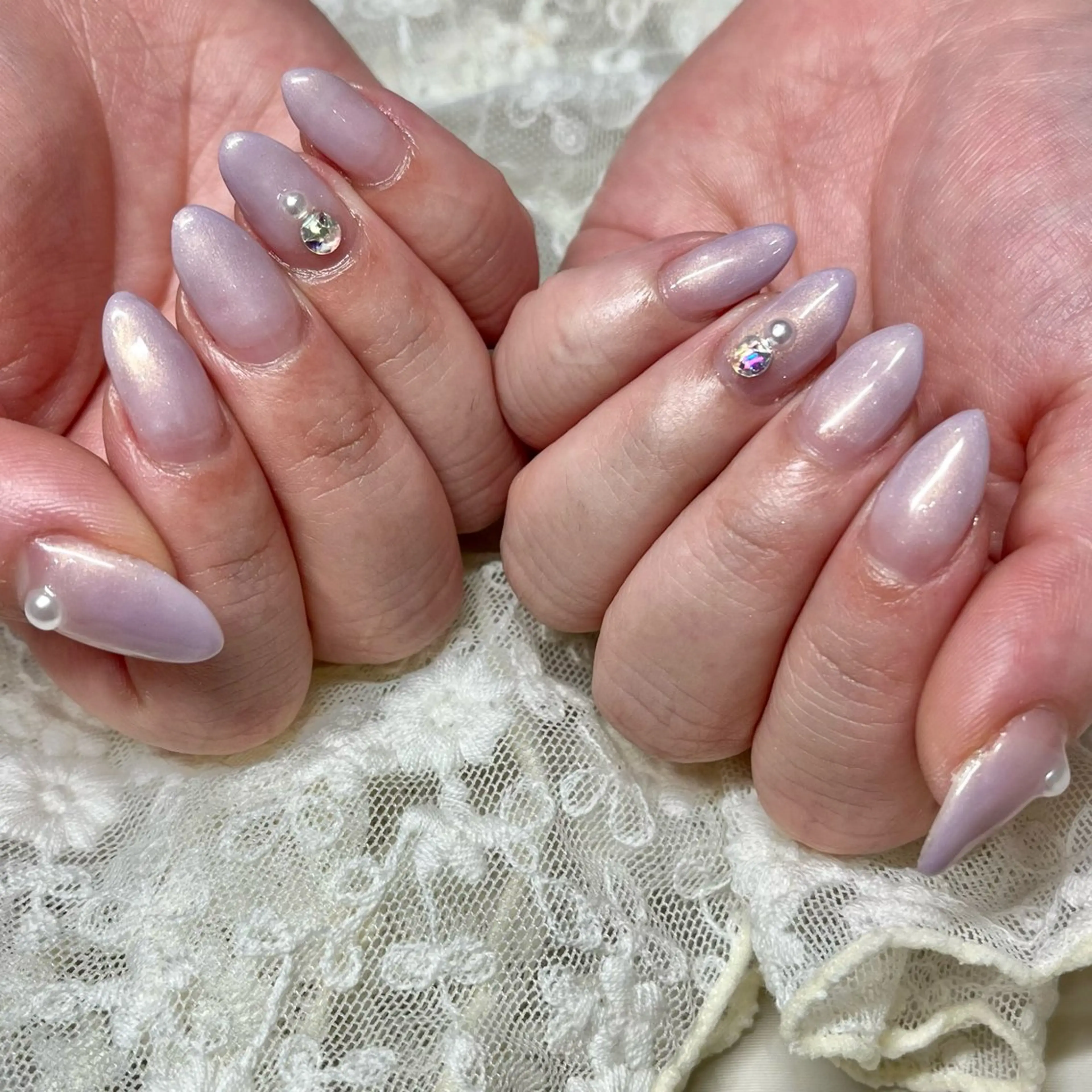 ネイル グラデーション ストーンネイル hitomi ︎✿のネイルデザイン