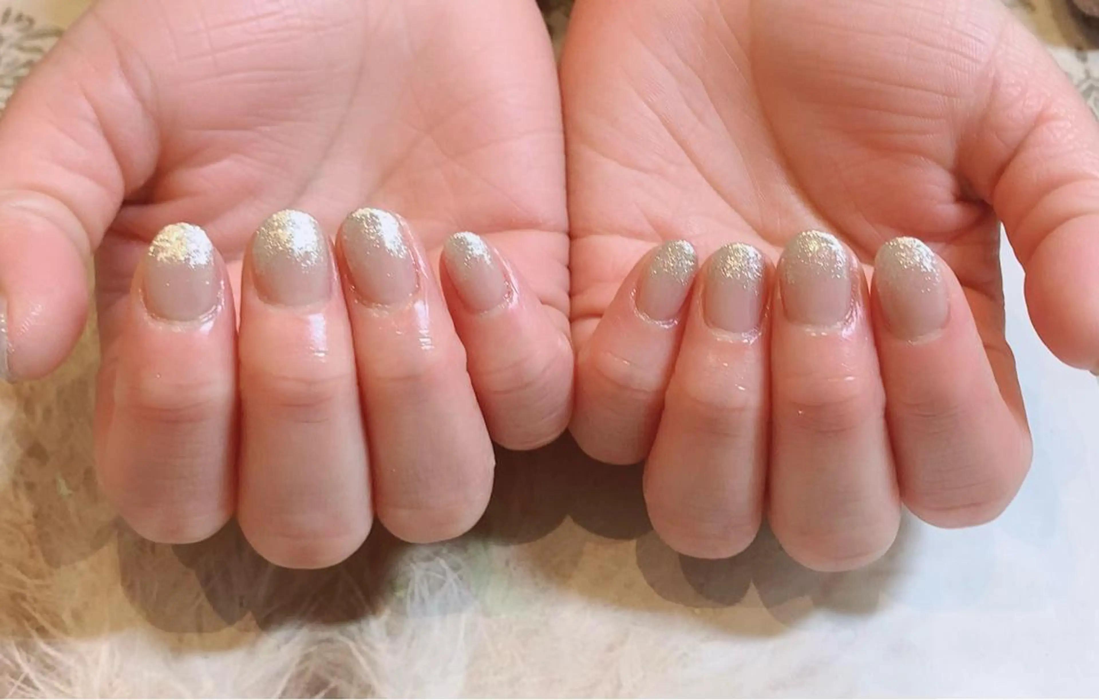 ネイル ラメ(グリッター) ワンカラーネイル シルバー ハンドネイル トータルビューティサロン cure所属・mika nailのネイルデザイン