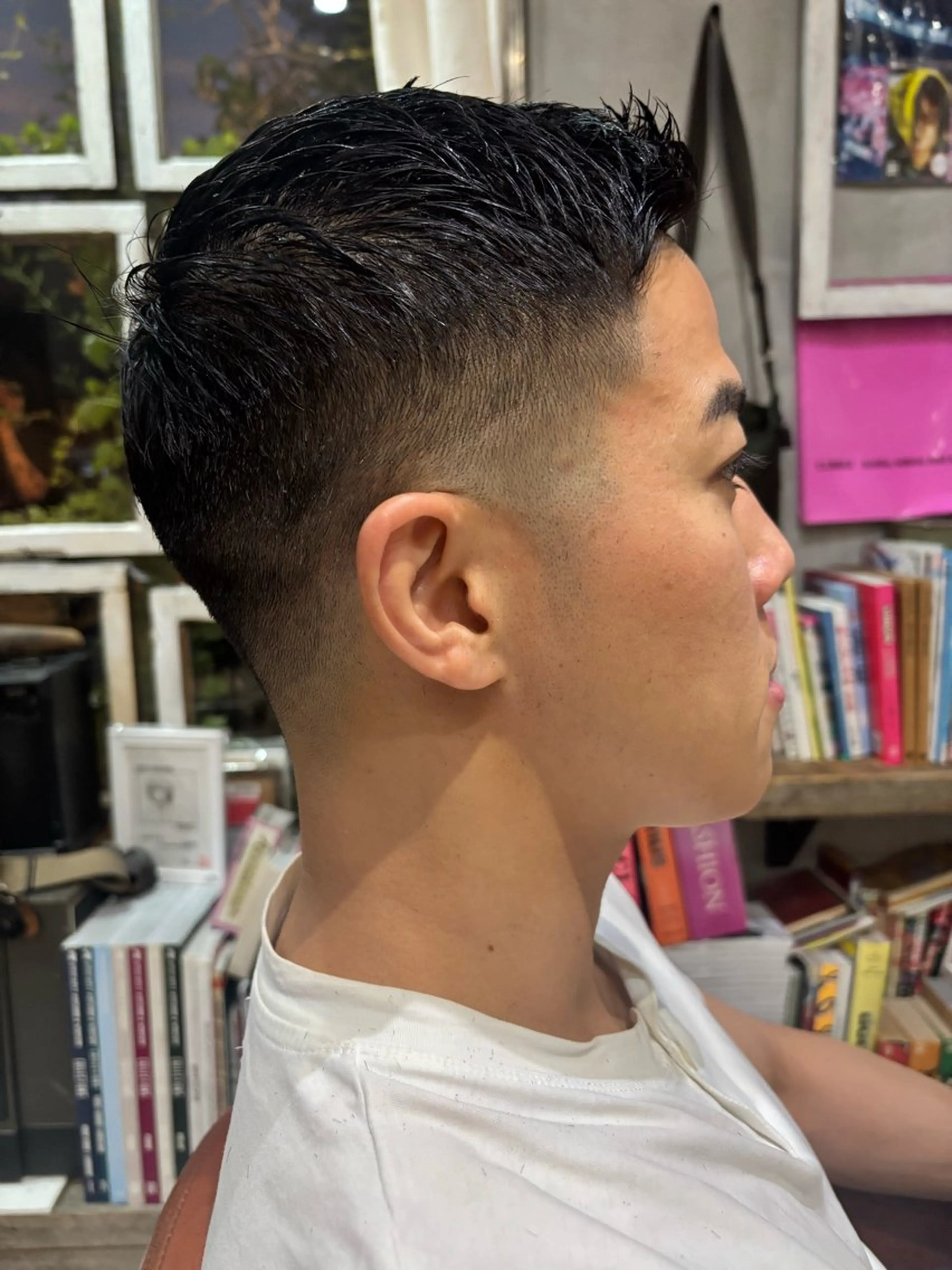 ショート メンズ センターパート フェードカット 刈り上げ ショートヘア ツーブロック刈り上げ Harunaのヘアスタイル