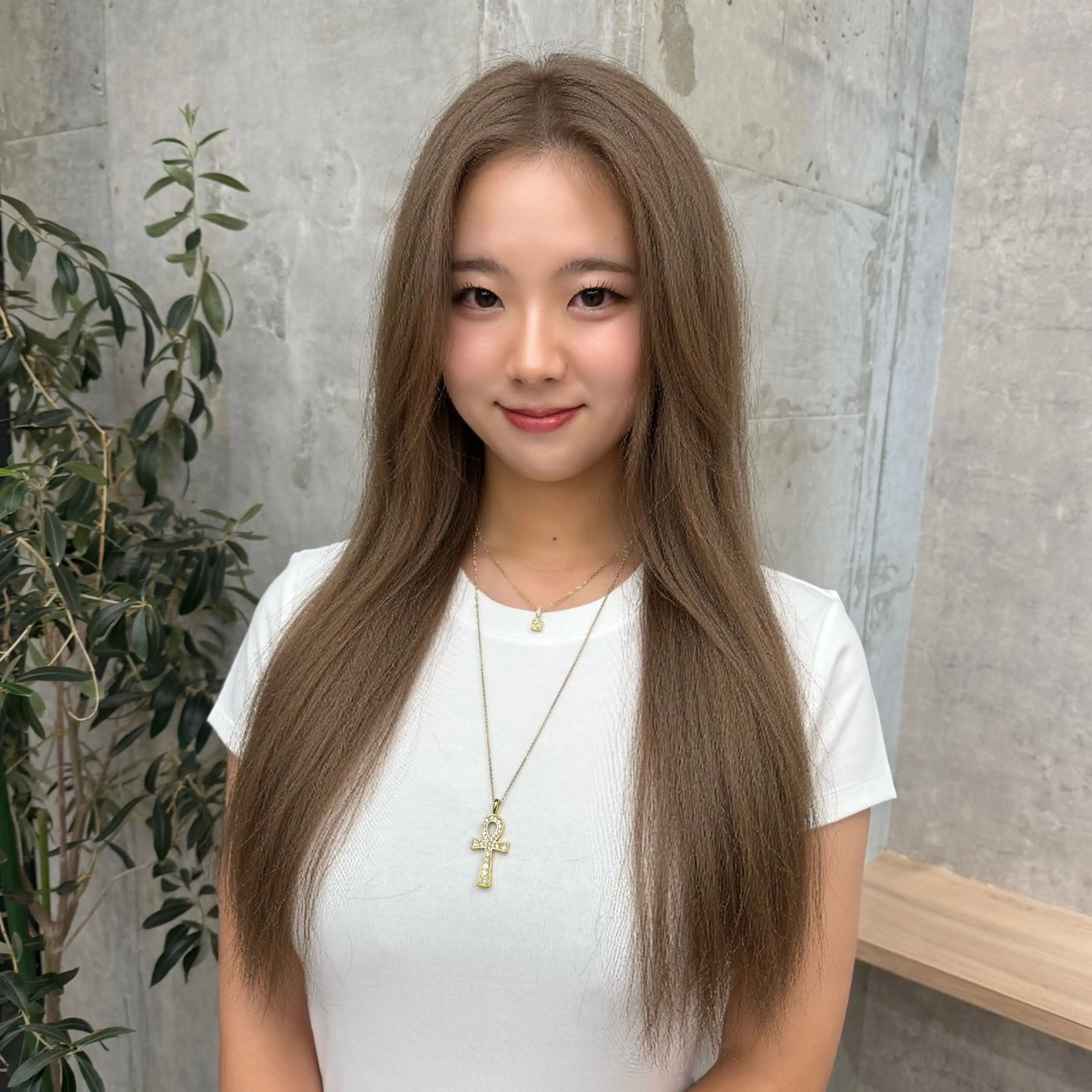 【ケアメニュー🧴🪄︎︎】ケアブリーチ使用✨️2ブリーチカラー＋艶カラー剤＋Aujuaトリートメント🩷の写真