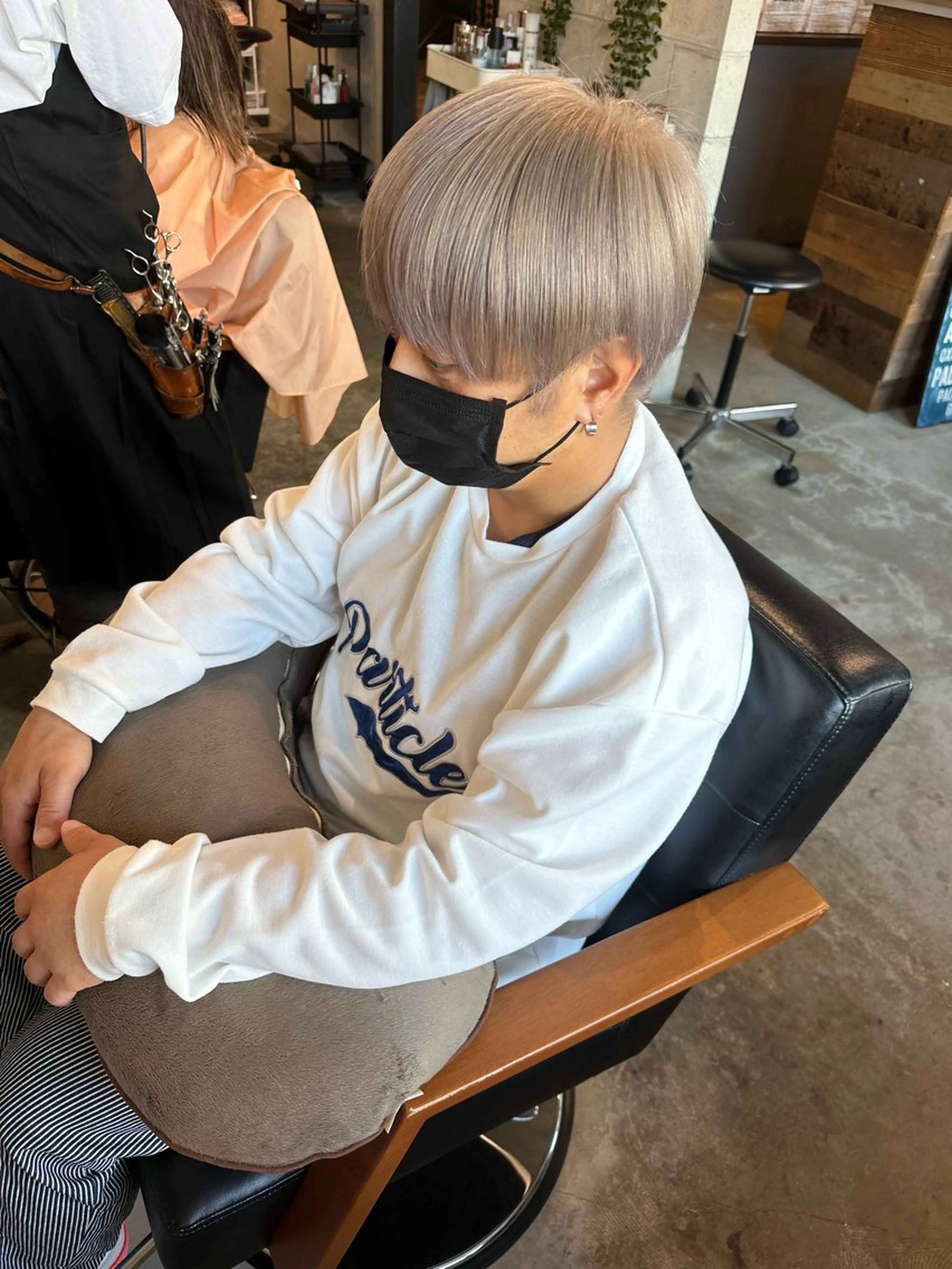 ショート ヘアカラー Baby美容師 Ninaのヘアスタイル