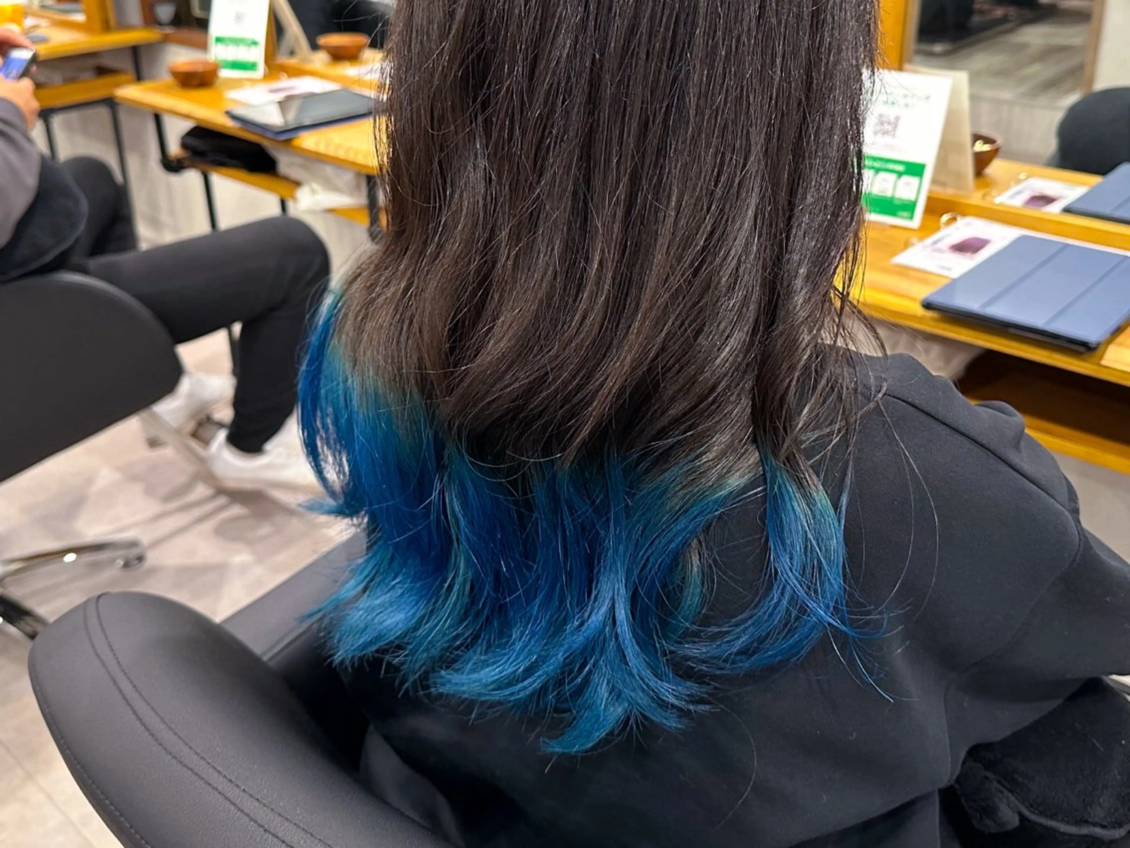 ロング カラー ブルーカラー グラデーションカラー affect 上大岡所属・《ブリーチカラー / 縮毛矯正》坂本爽のヘアスタイル