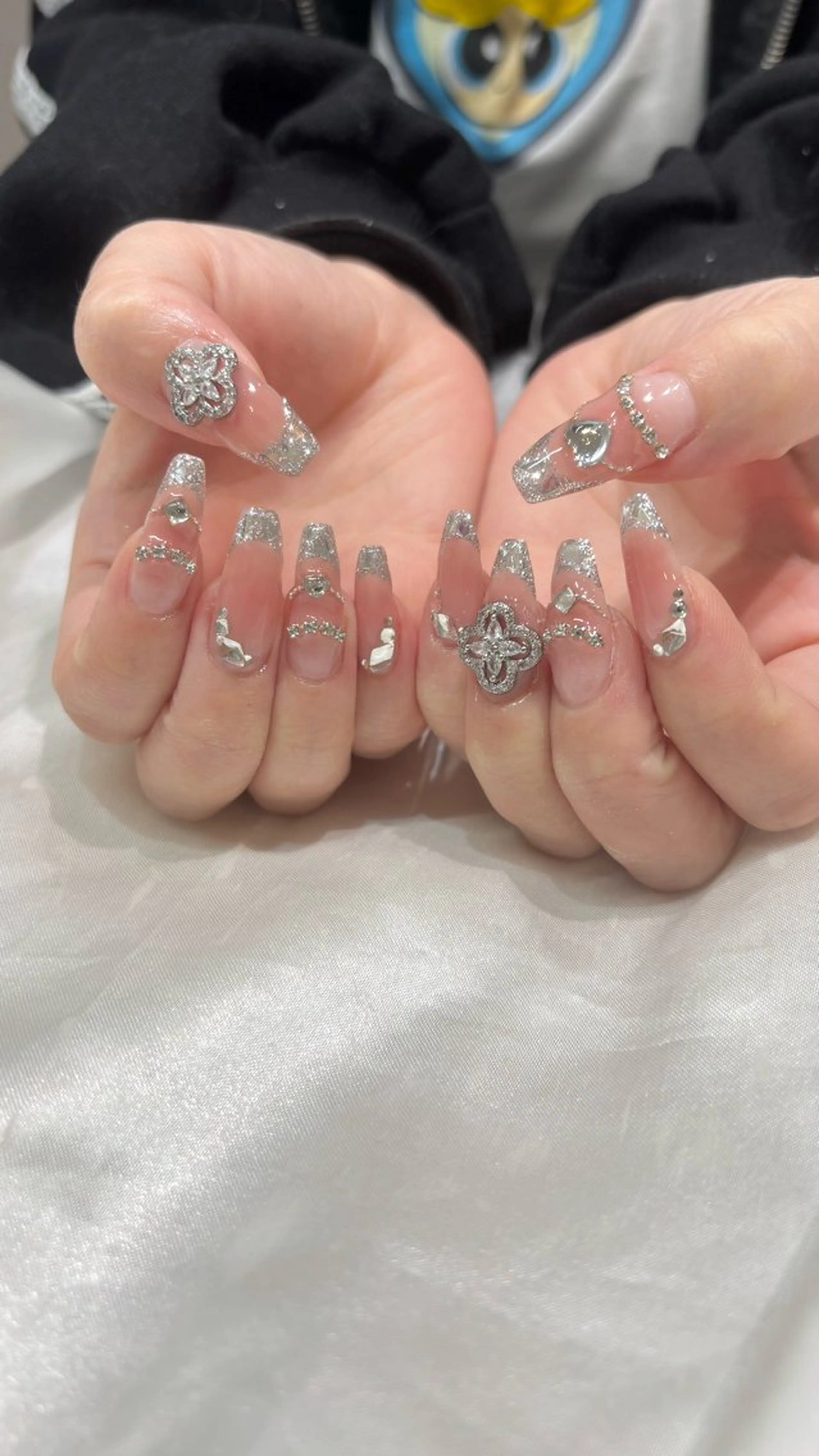 ネイル チークネイル フットネイル フレンチネイル ガーリー ガラスフレンチ ハンドネイル GO TODAY SHAiRE SALON 表参道colore店所属・emmi nailのネイルデザイン