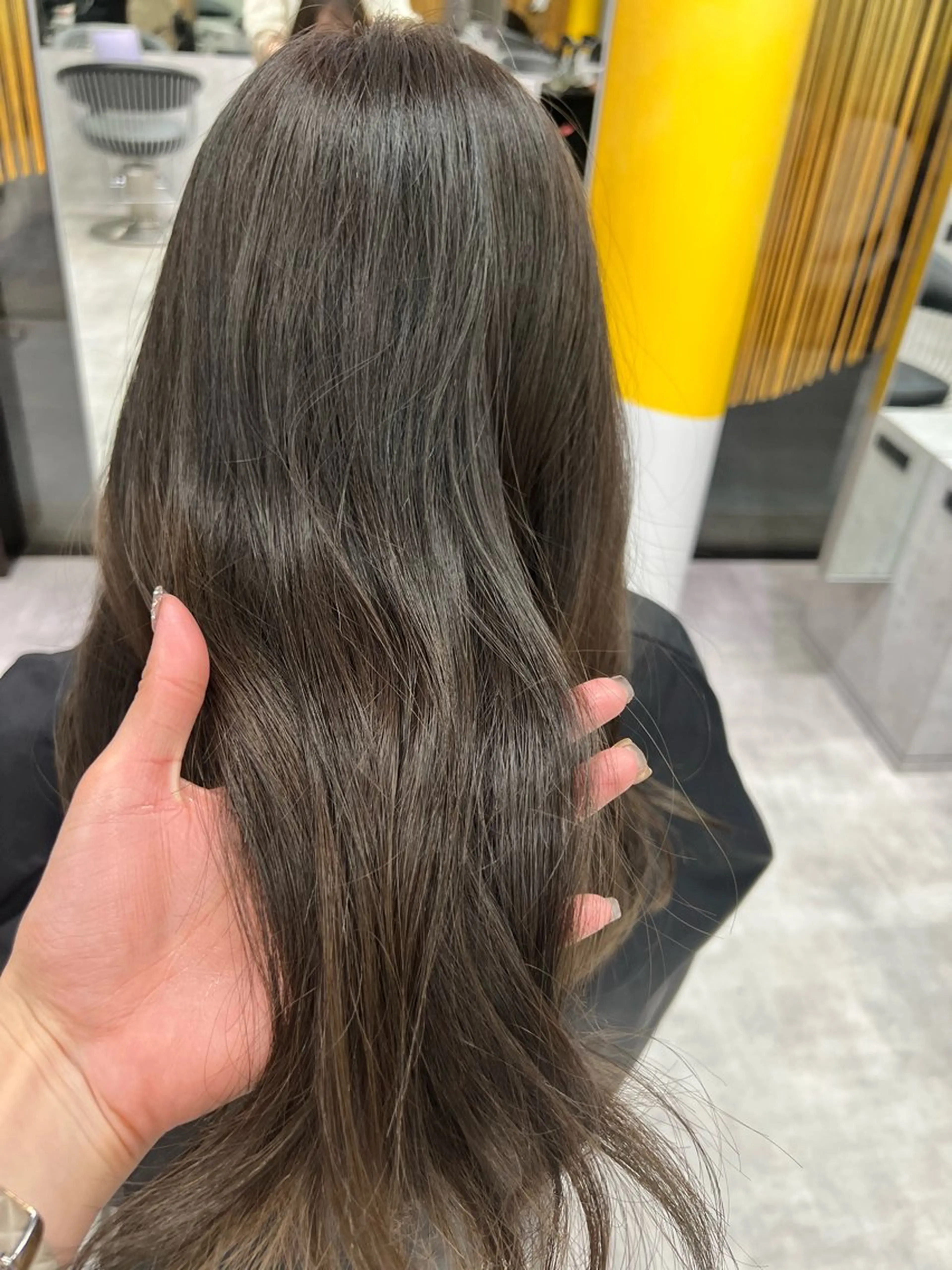 ロング カラー ベージュカラー 透明感カラー 上田 エミのヘアスタイル