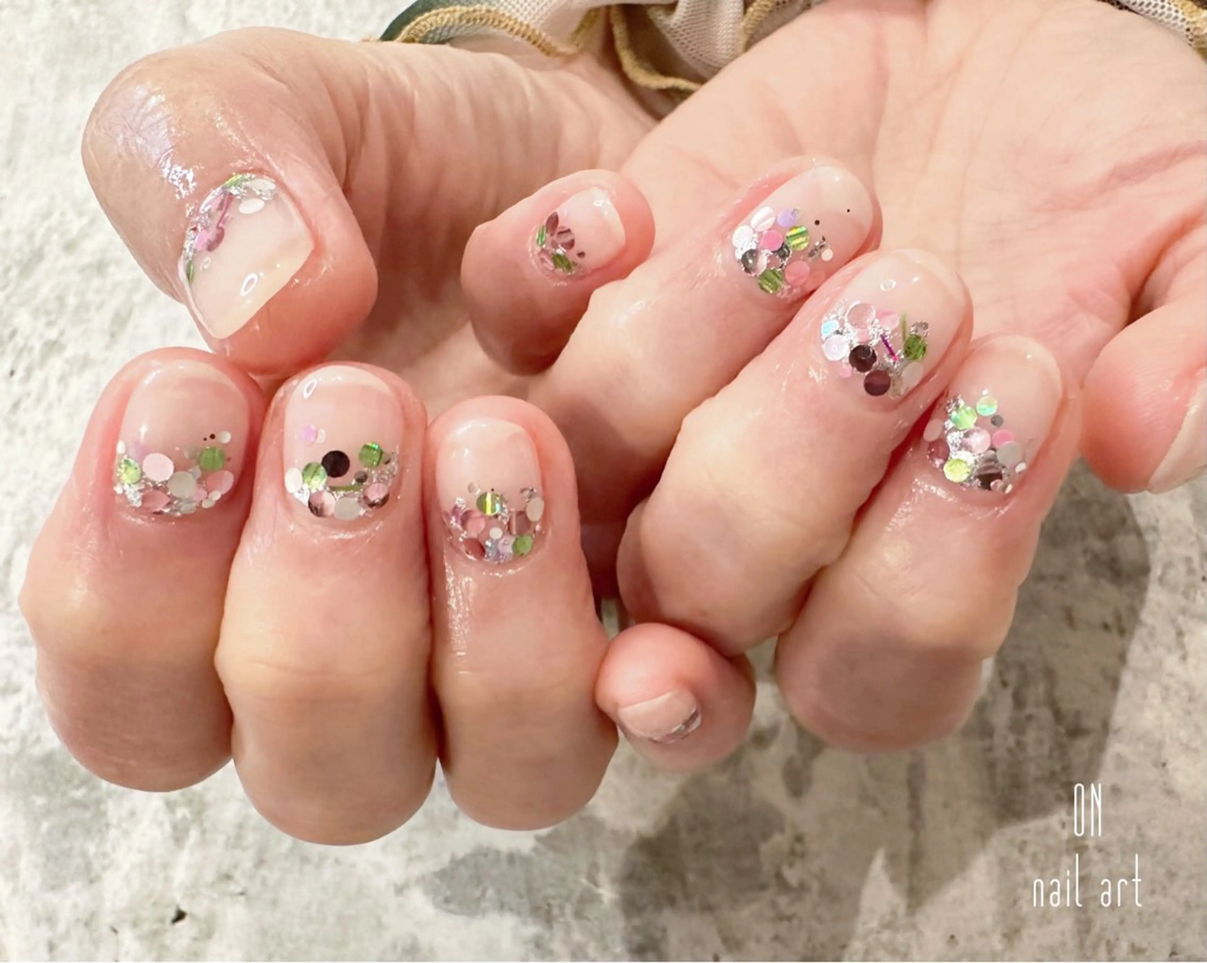 ネイル グリーン ピンク 春ネイル ON nail artのネイルデザイン