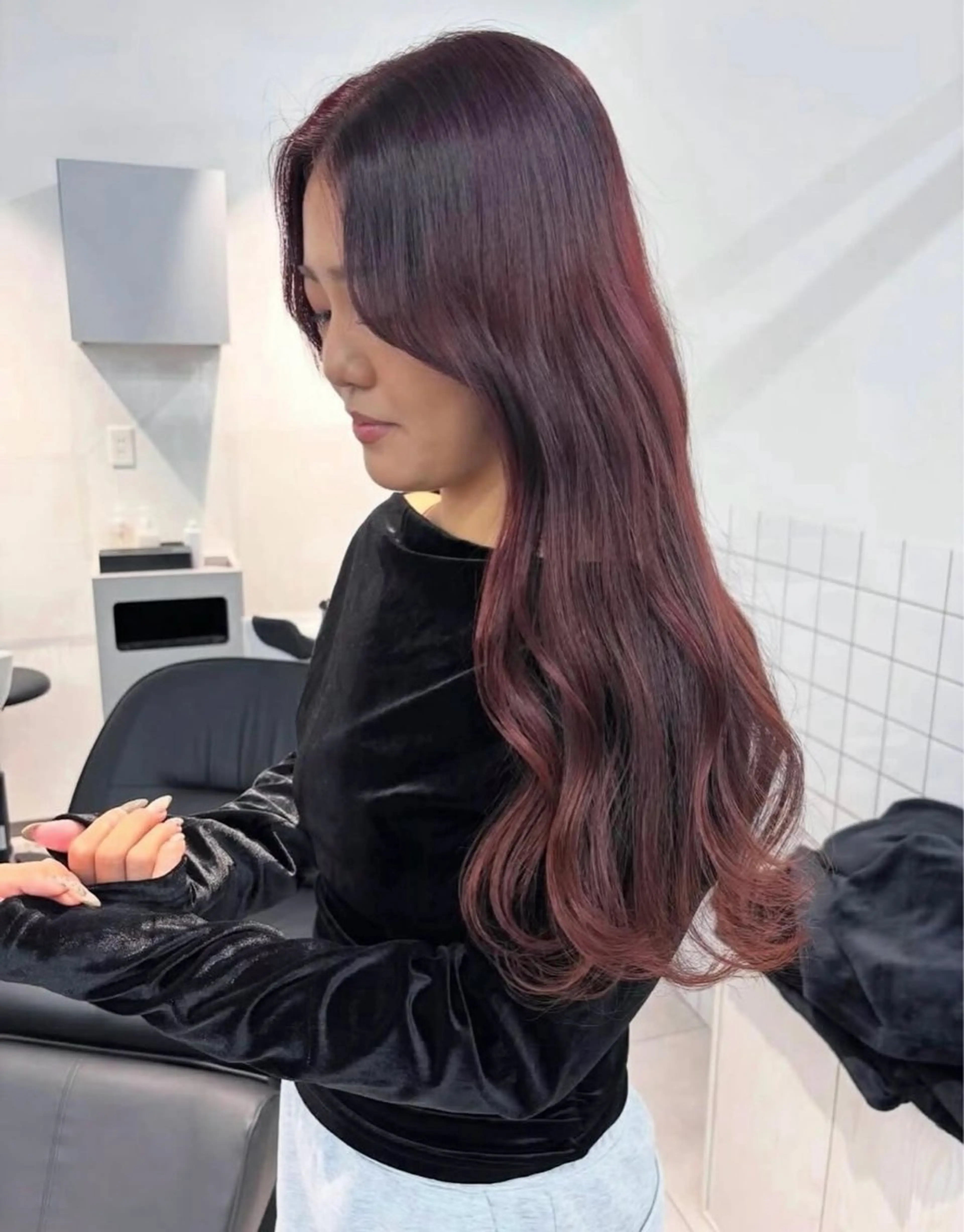 ロング レッドブラウン ヘアカラー トリートメント GOTODAYシェアサロン梅田茶屋町店所属・𝗺𝗶𝗸𝘂♡ 似合わせ🎀のヘアスタイル