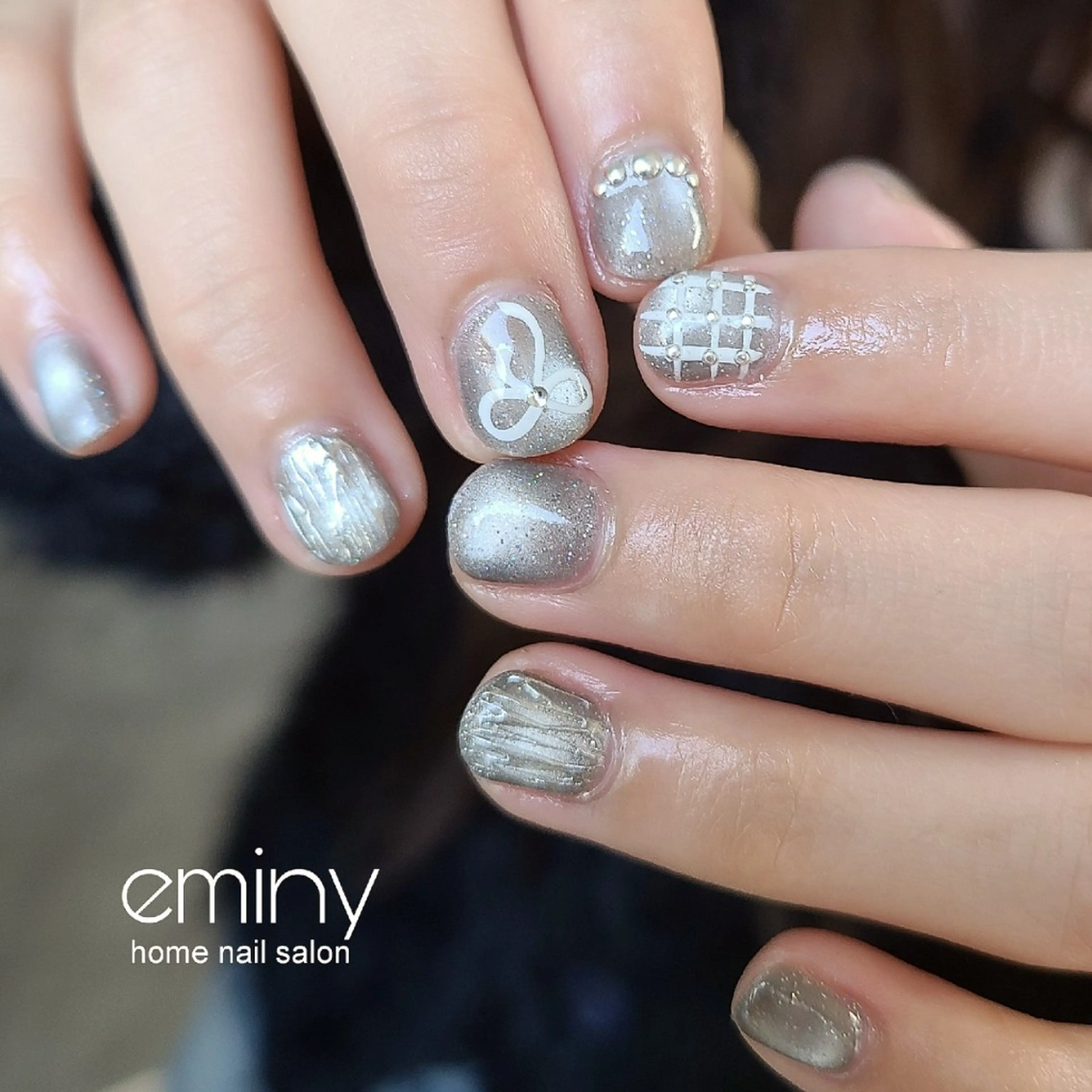 ネイル オーロラネイル ジェルネイル キラキラネイル 韓国ネイル マグネットネイル ハンドネイル nail salon  eminyのネイルデザイン