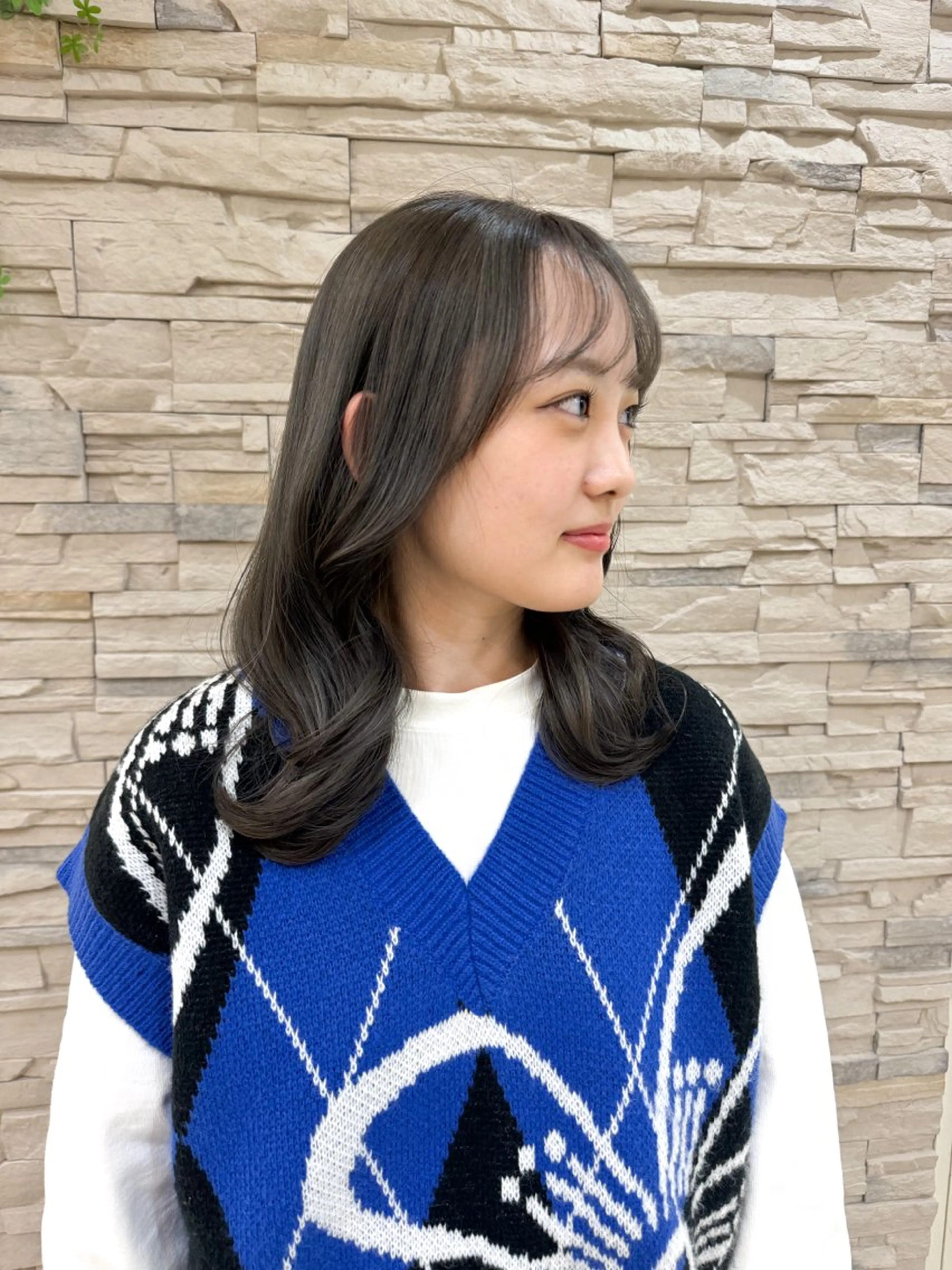 ミディアム カラー ブリーチ グレージュ カット ヘアカラー Seeknext // Rukaのヘアスタイル