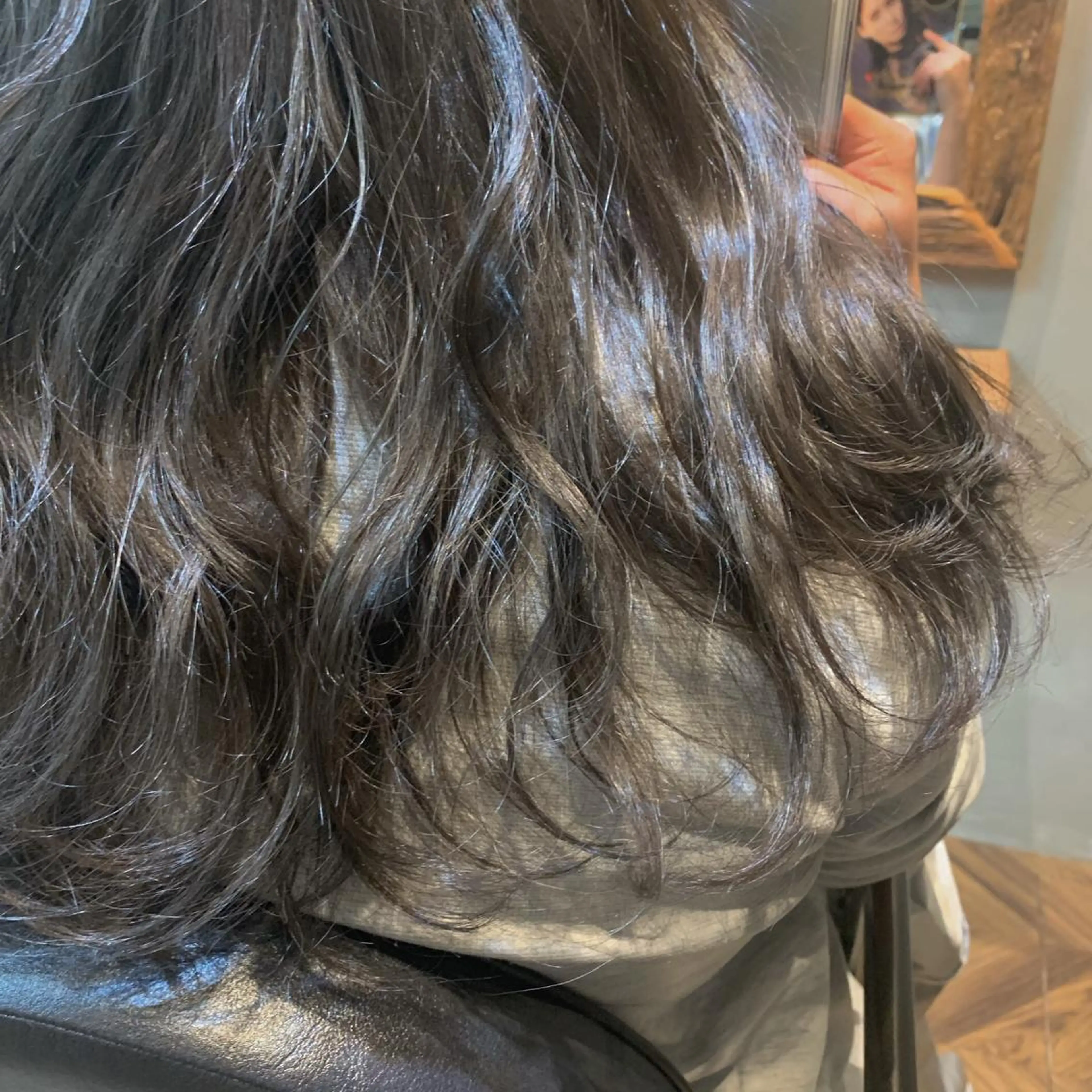 ロング カラー グレージュ オリーブグレージュ オリーブグレー マホ/日吉/髪質改善 /レイヤー/ガーリーのヘアスタイル