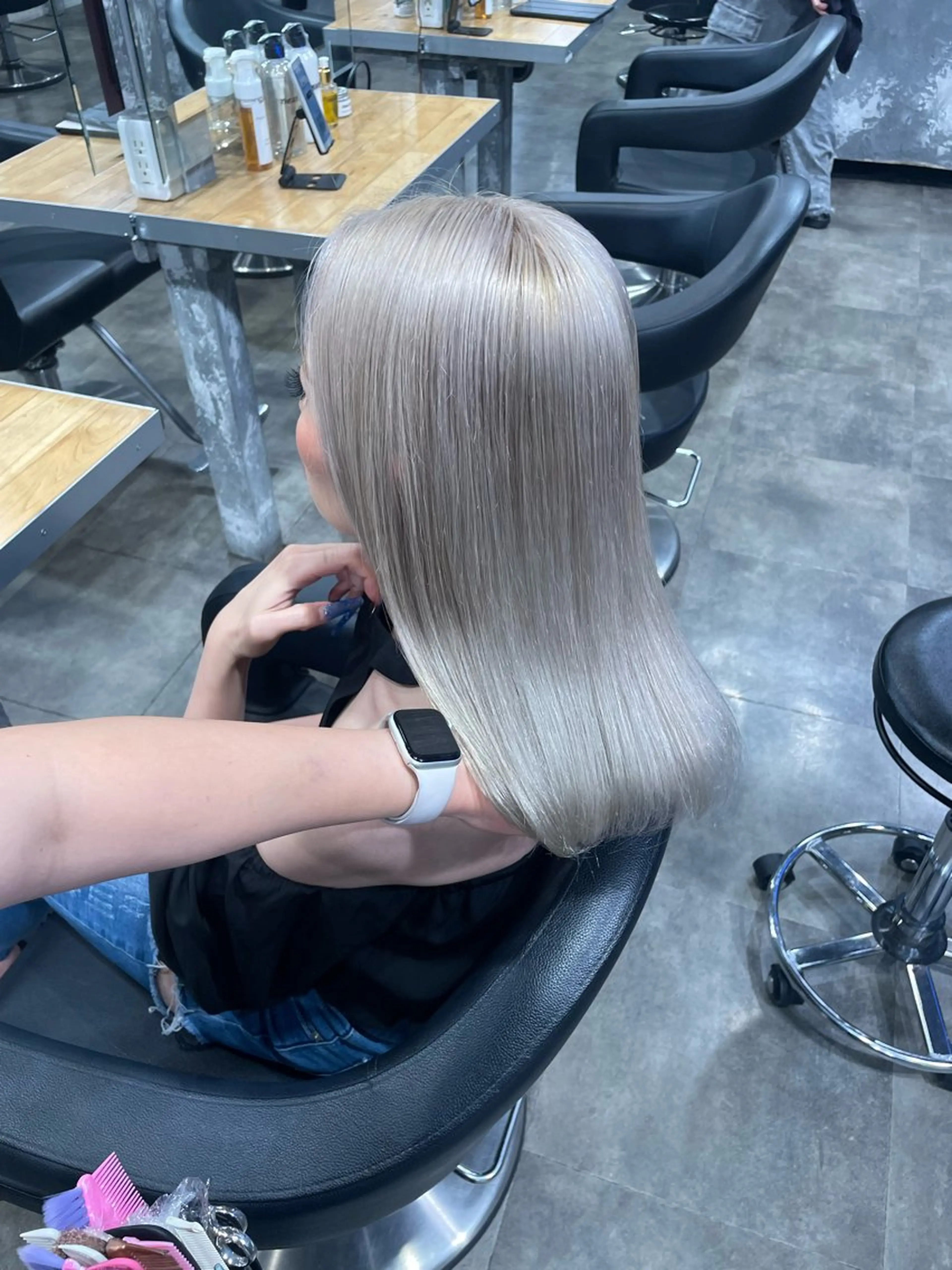 ミディアム カラー ヘアカラー ハイトーンブロンド 横浜💞ミオのヘアスタイル