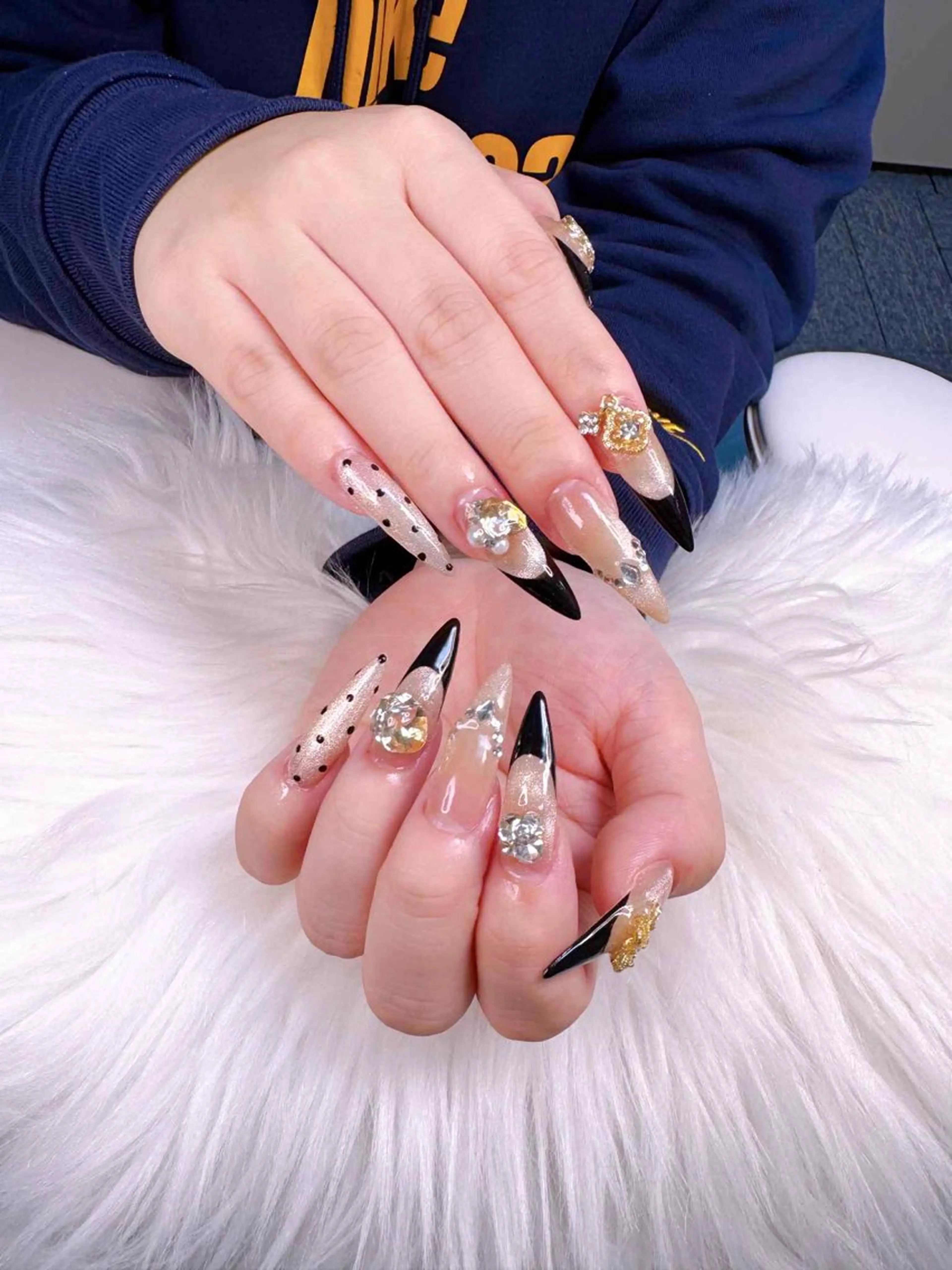 ネイル アートネイル オーロラネイル チークネイル 長さ出し フットネイル ハンドネイル フットネイル ハンドケア Noiranail_ studio所属・Noiranail_ studioのネイルデザイン