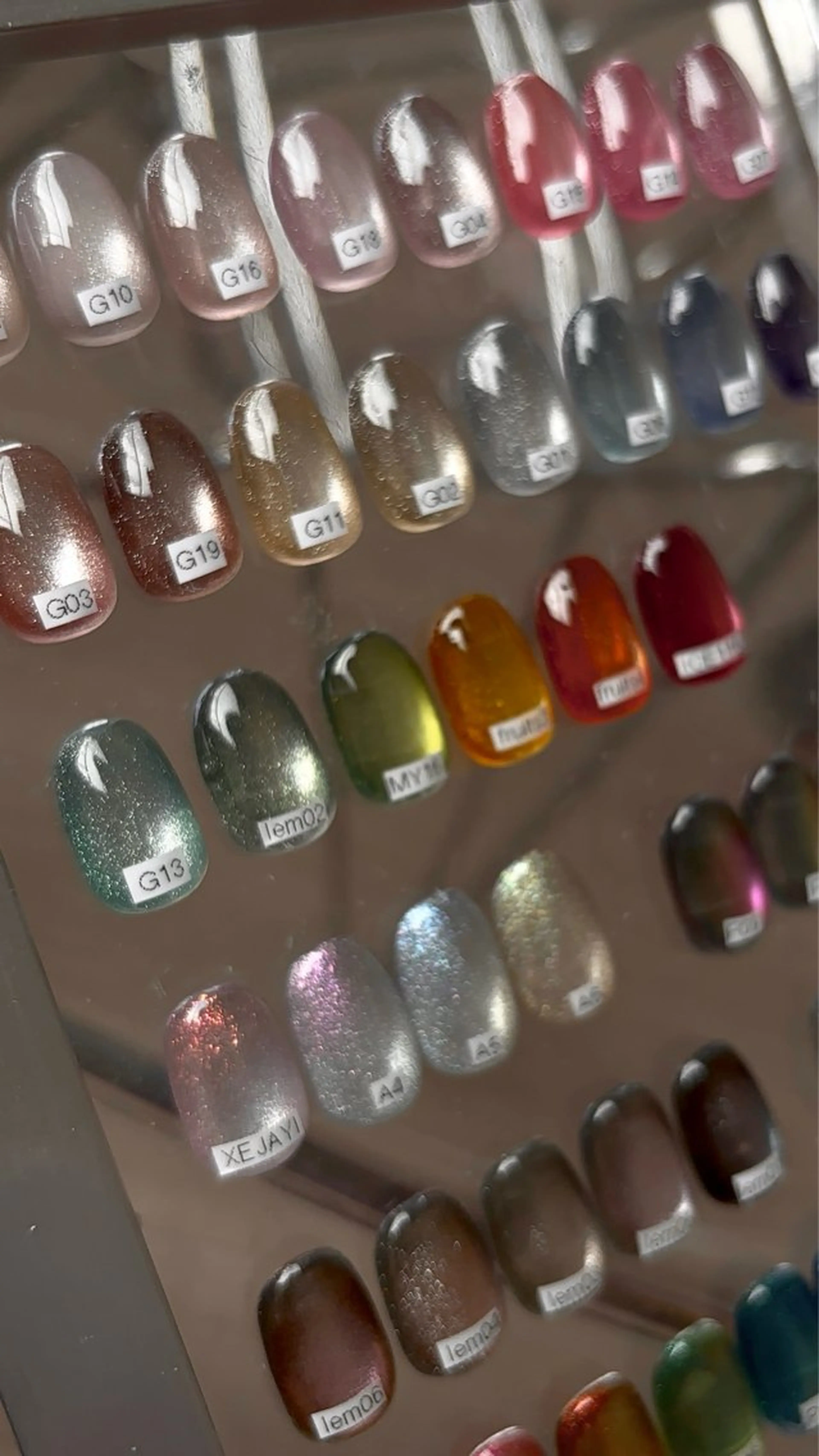 ネイル マグネットネイル ハンドネイル Msis nail salon阪急伊丹店所属・Msis阪急伊丹 MINORIのネイルデザイン