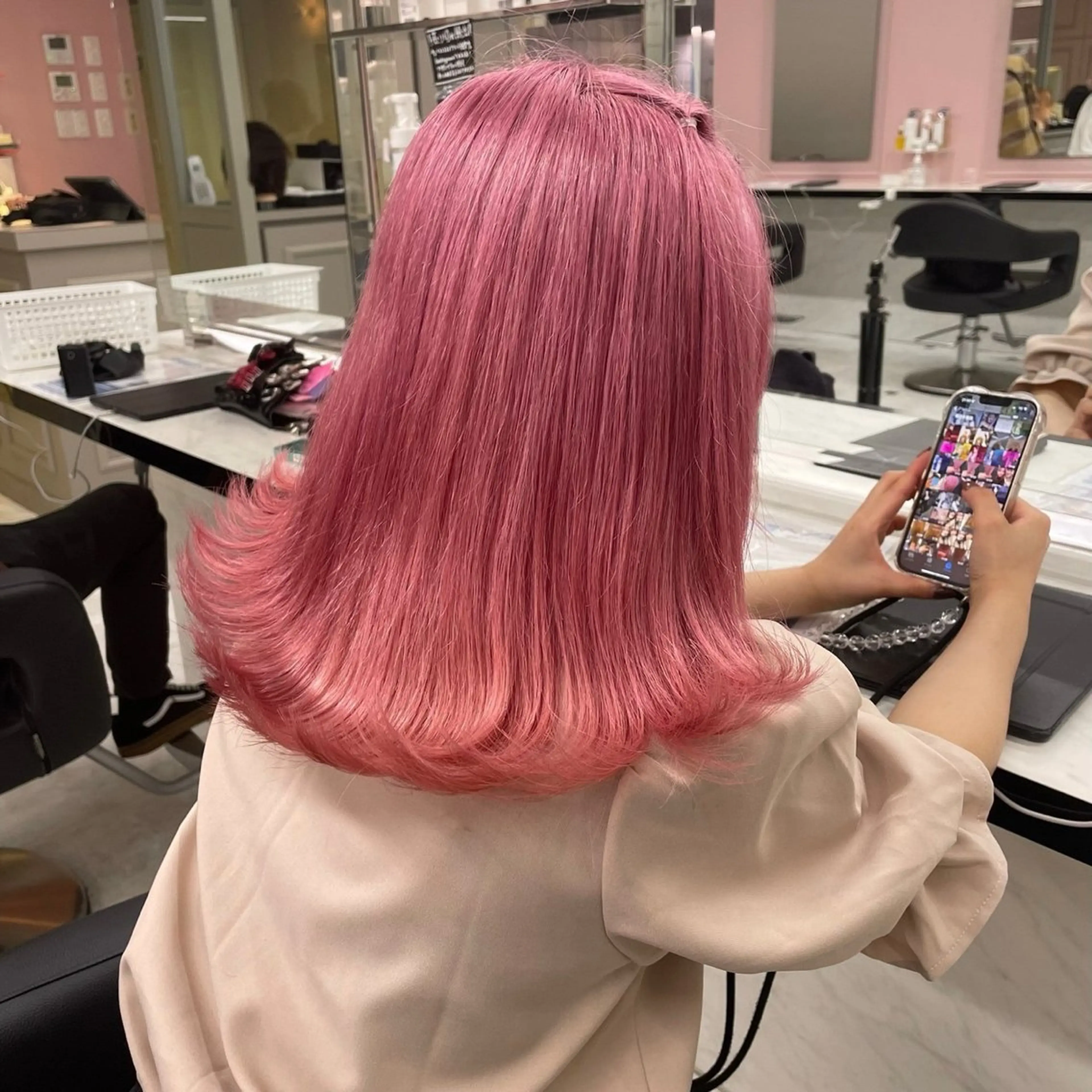ミディアム カラー メンズ メンズブリーチ ブリーチ 髪質改善 トリートメント ヘアカラー 💗愛され暖色💗 ピンク/レッド💗のヘアスタイル