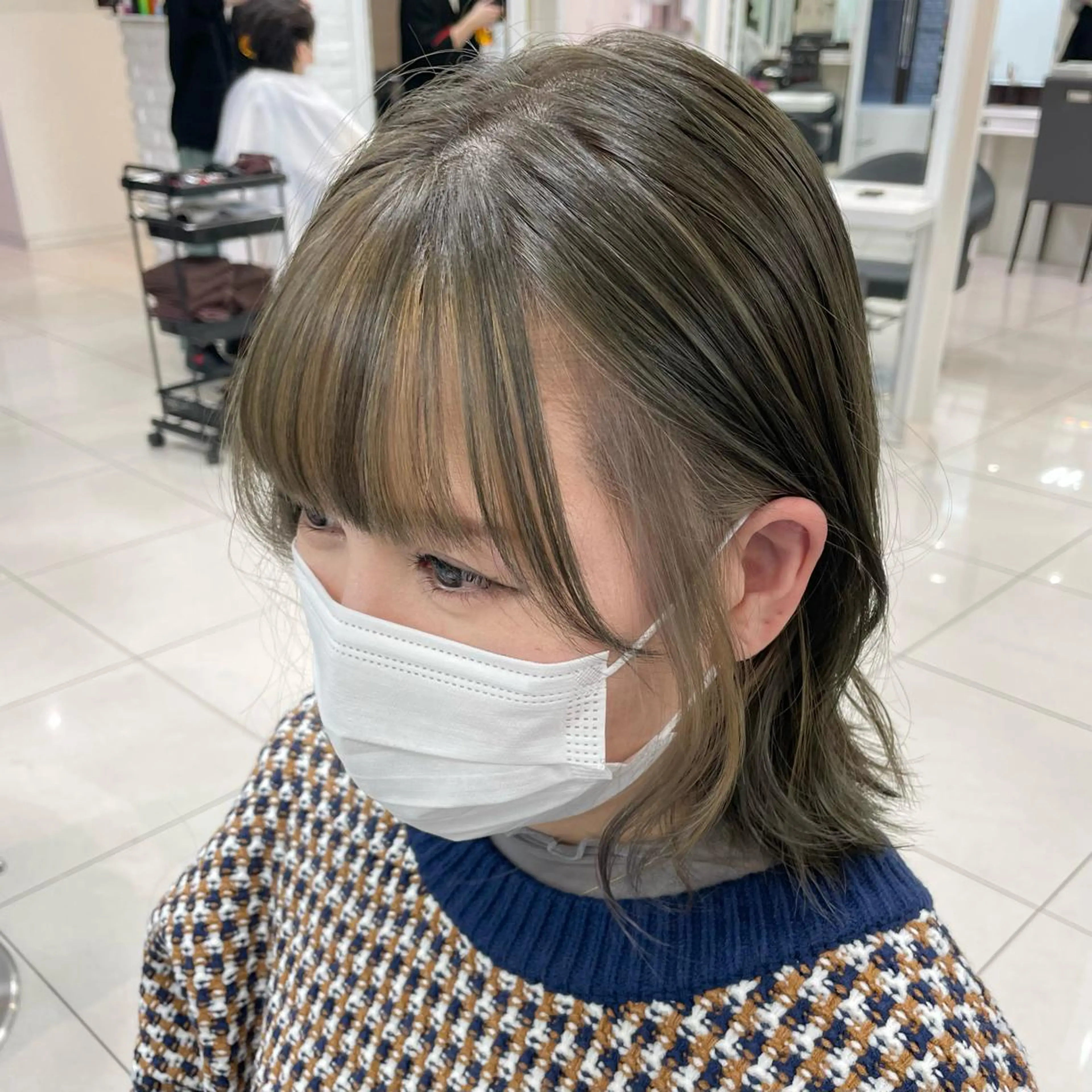 ミディアム カラー ベージュカラー 透明感カラー イルミナカラー インナーカラー カット ヘアカラー トリートメント 【デザインカラー】 粥川佳日望のヘアスタイル