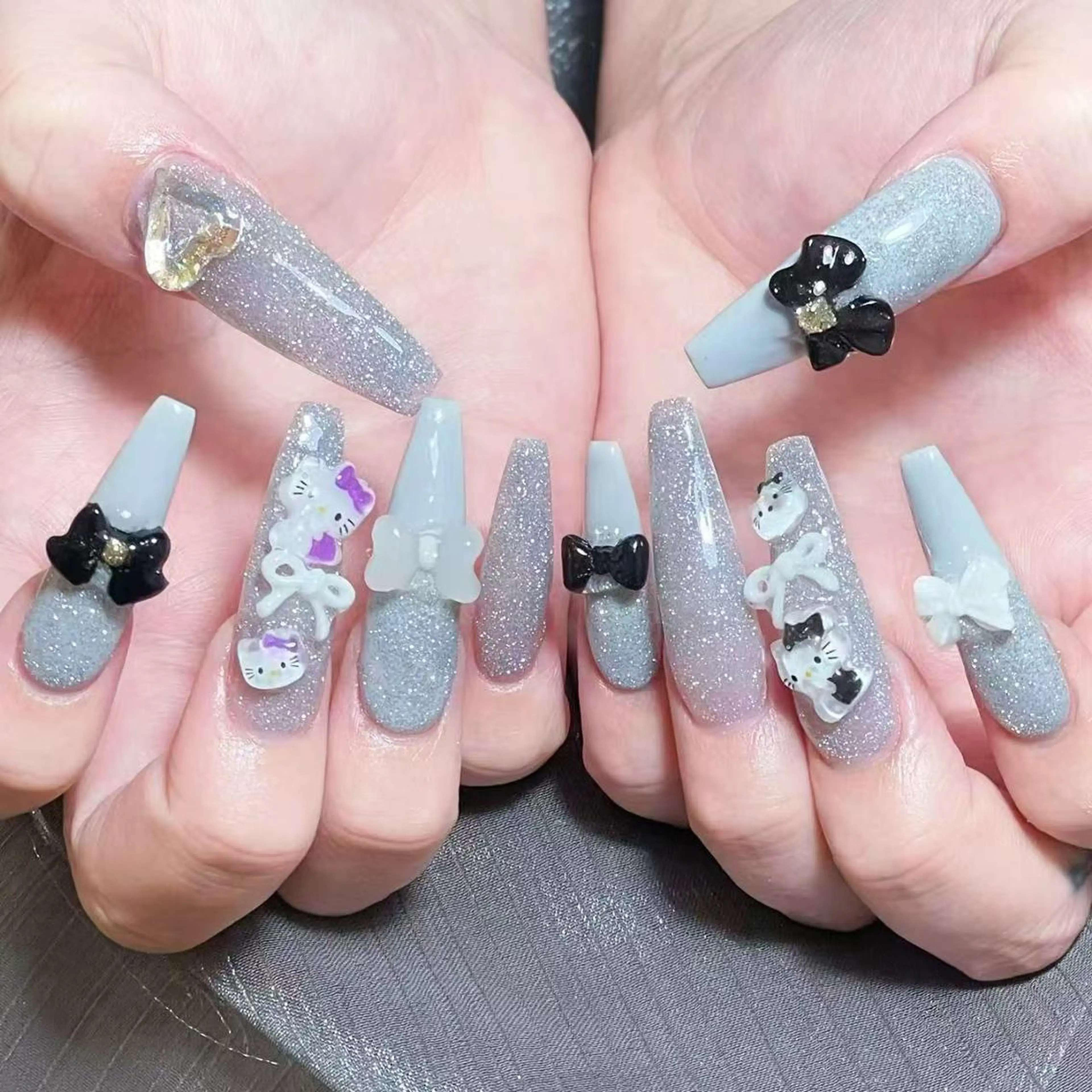 ネイル アートネイル オーロラネイル ガーリー キラキラネイル マグネットネイル ハンドネイル YOYO 💅のネイルデザイン