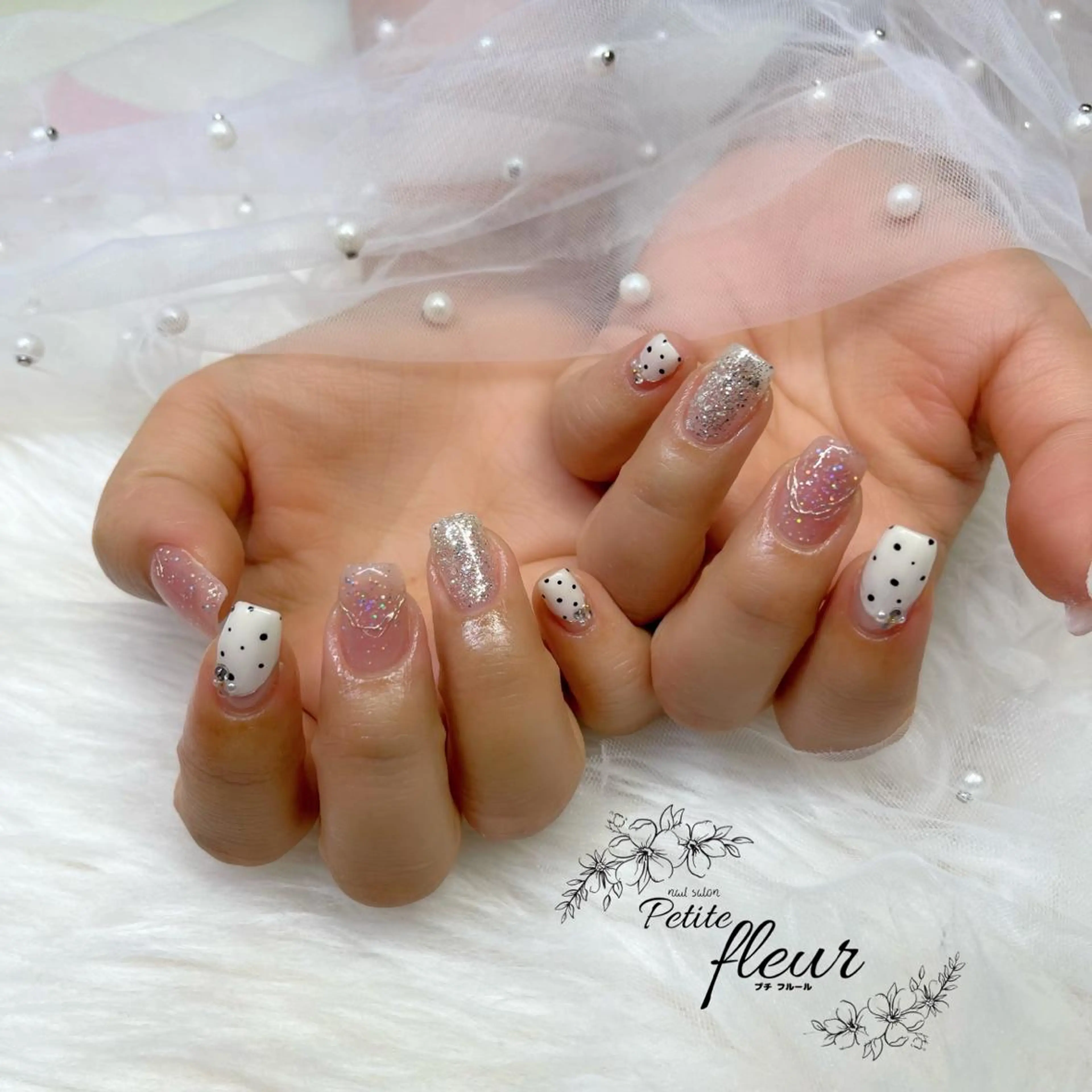 ネイル ドット キラキラネイル ラメ(グリッター) ❁⃘*。Petite fleur❁⃘*りさのネイルデザイン