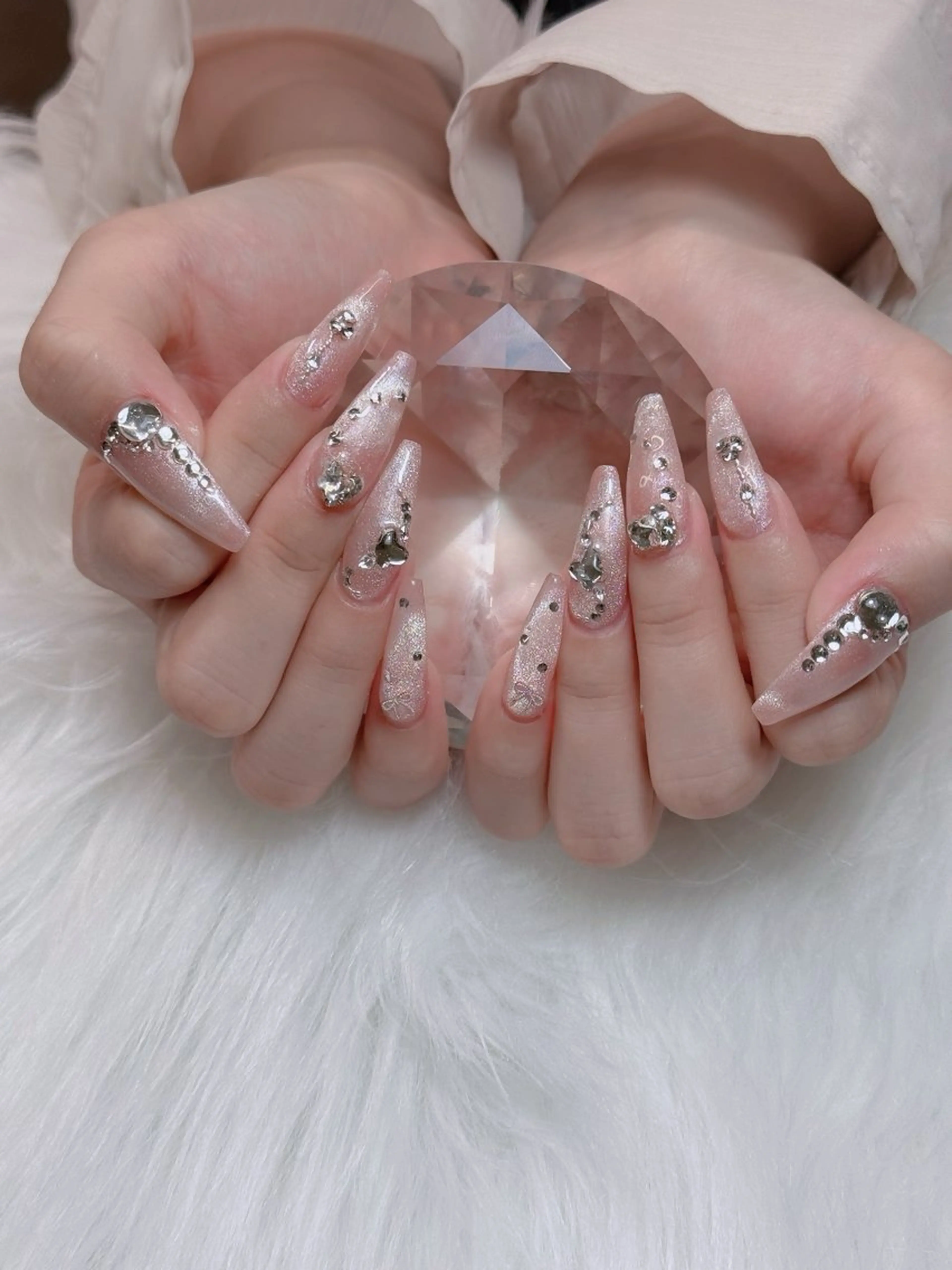 ネイル オーロラネイル チークネイル フットネイル フレンチネイル 韓国ネイル ハンドネイル Lumi Nail Salon所属・Lumi Nail 新大久保3‘のネイルデザイン