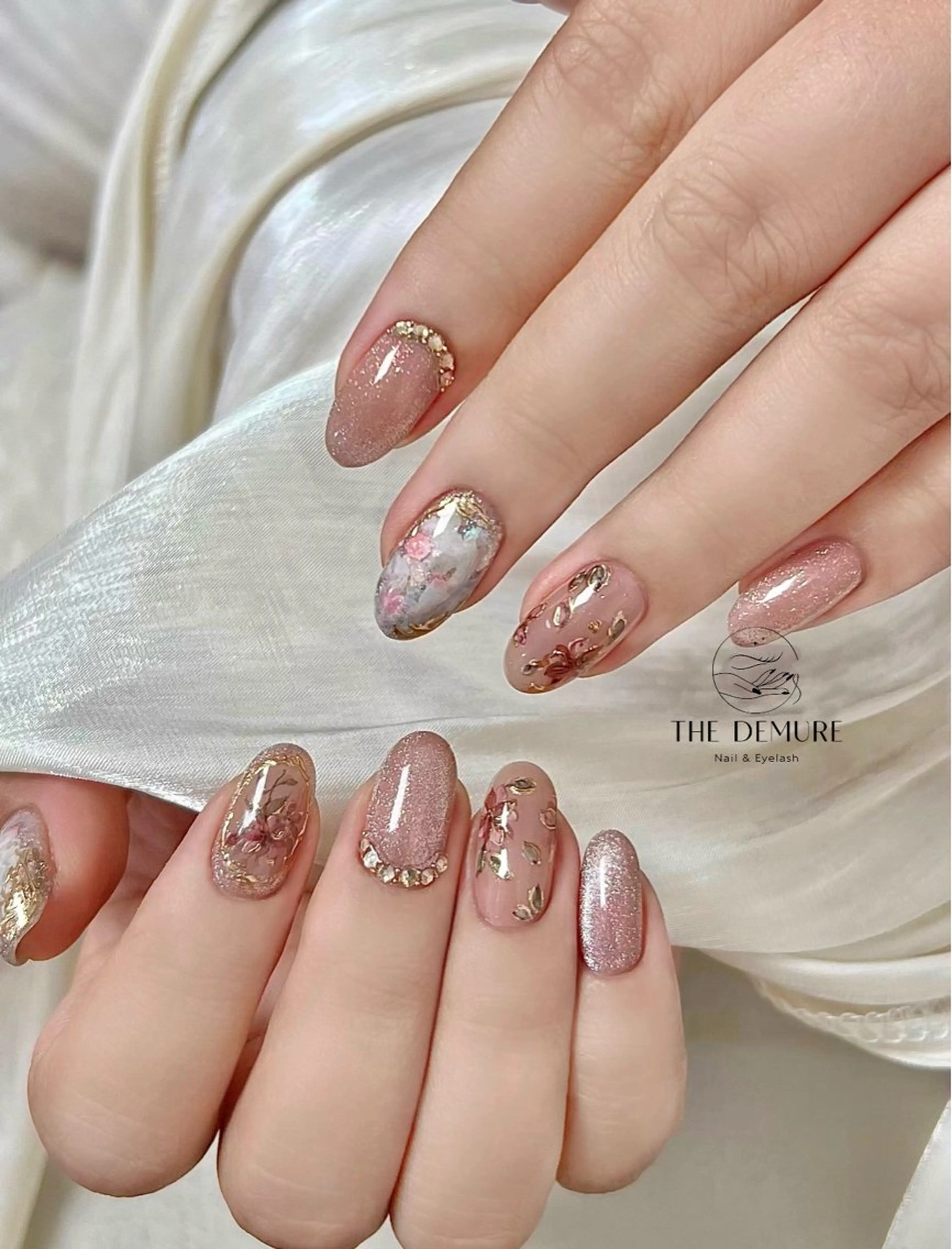 ネイル アートネイル 韓国ネイル 水色 ロングネイル マグネットネイル ハンドネイル ハンドケア NailDemure 【銀座店】のネイルデザイン