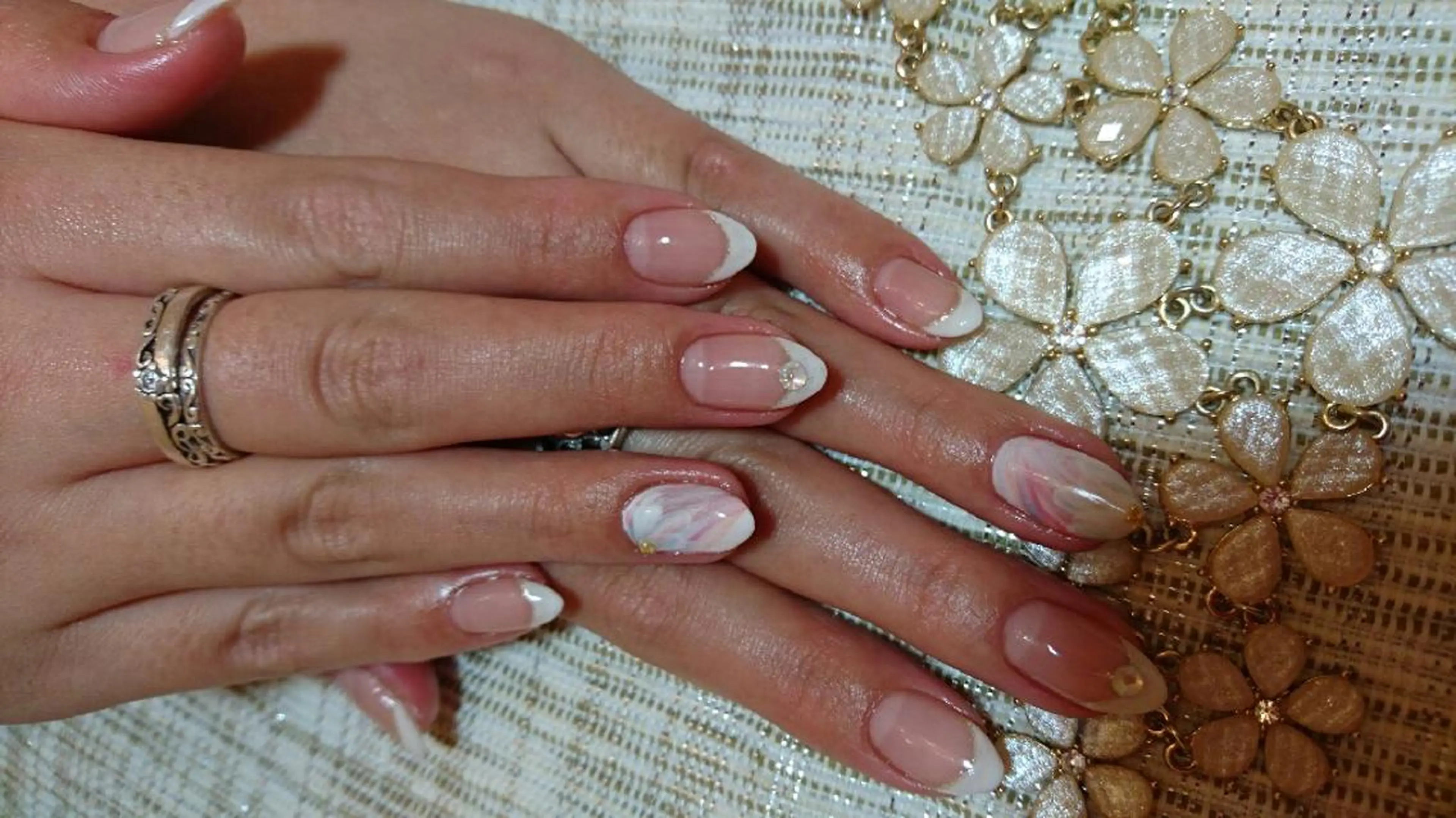 ショート ミディアム セミロング ロング ヘアアレンジ メンズ カラー キッズ ネイル まつエク プライベートサロン HA♥NAのマツエク・マツパデザイン