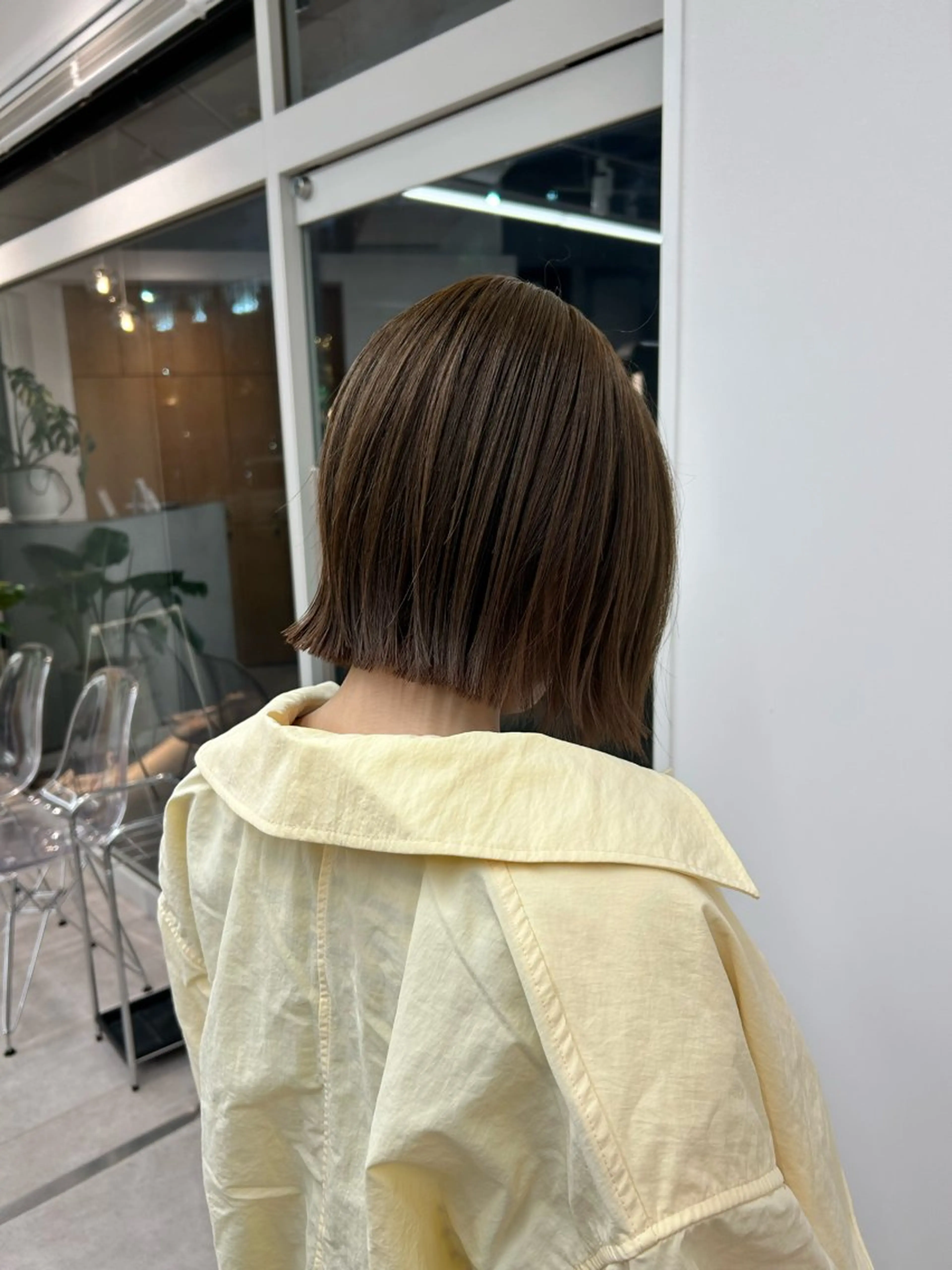 ミディアム ルネ所属・切りっぱなしボブ グレージュ/福田梢のヘアスタイル