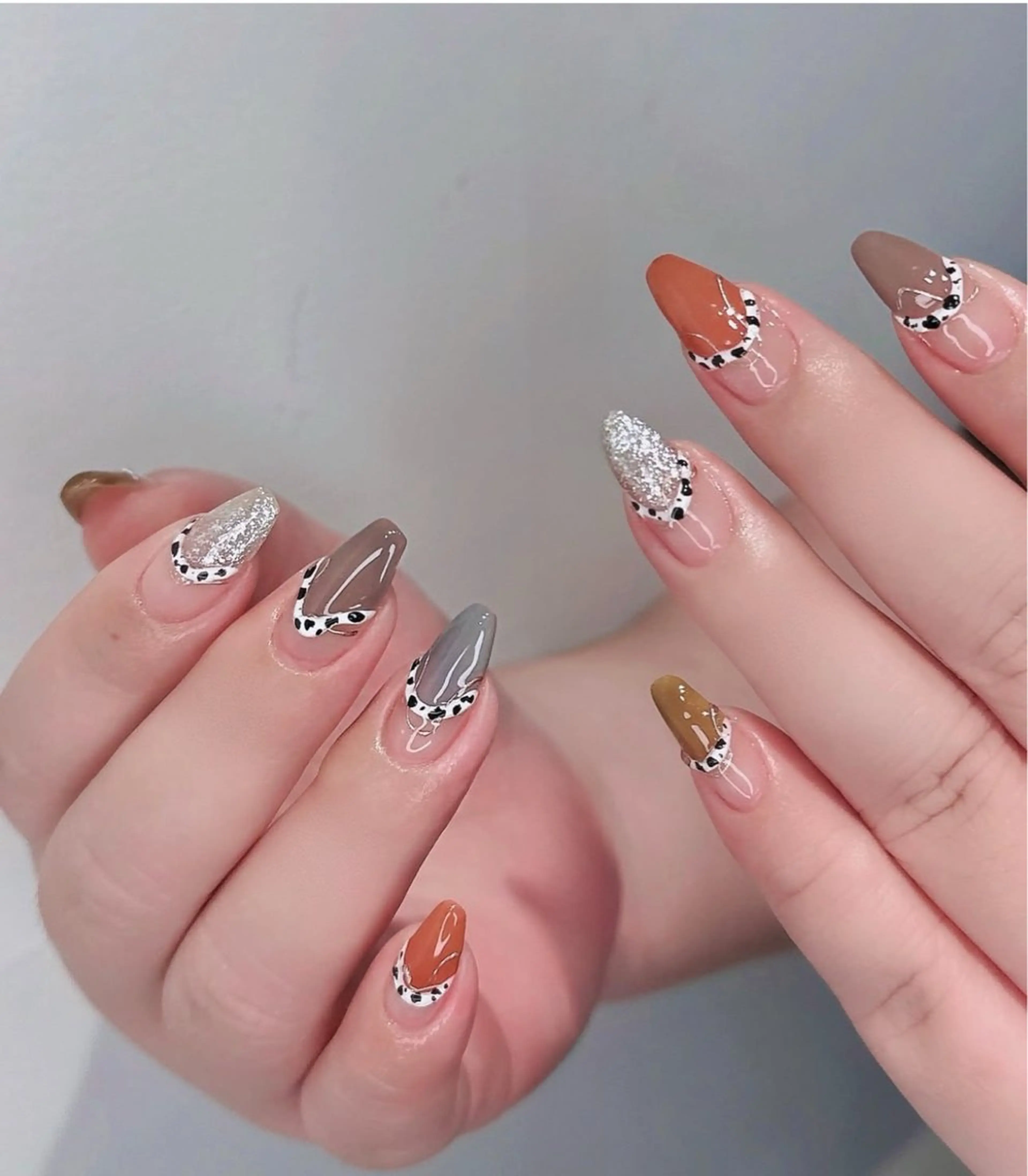 ネイル フレンチネイル キラキラネイル マグネットネイル ミラーネイル ニュアンスネイル ハンドネイル Lyn TA Nailのネイルデザイン