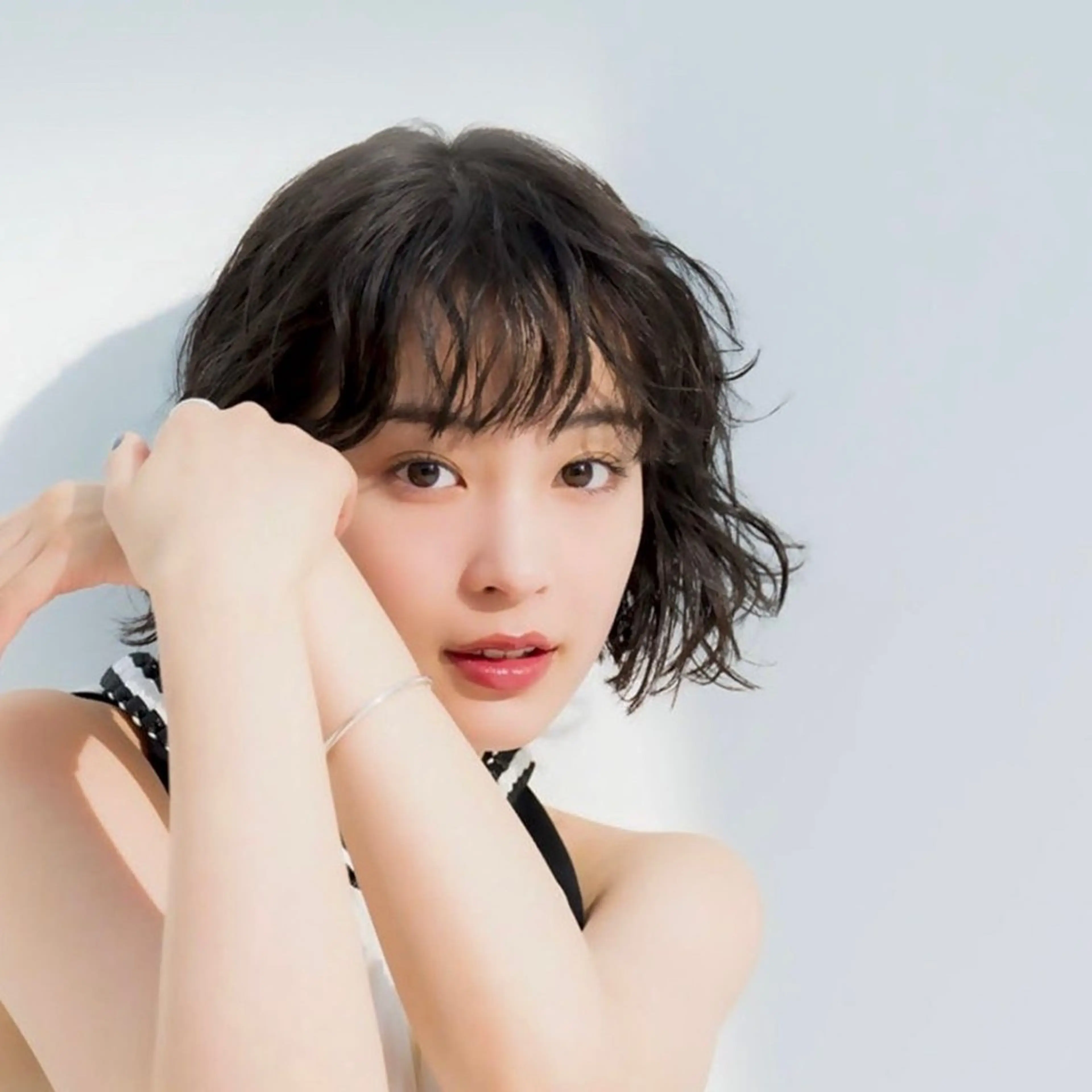 ミディアム パーマ カット パーマ 垢抜けヘア 韓国ヘア銀座近下菜央のヘアスタイル