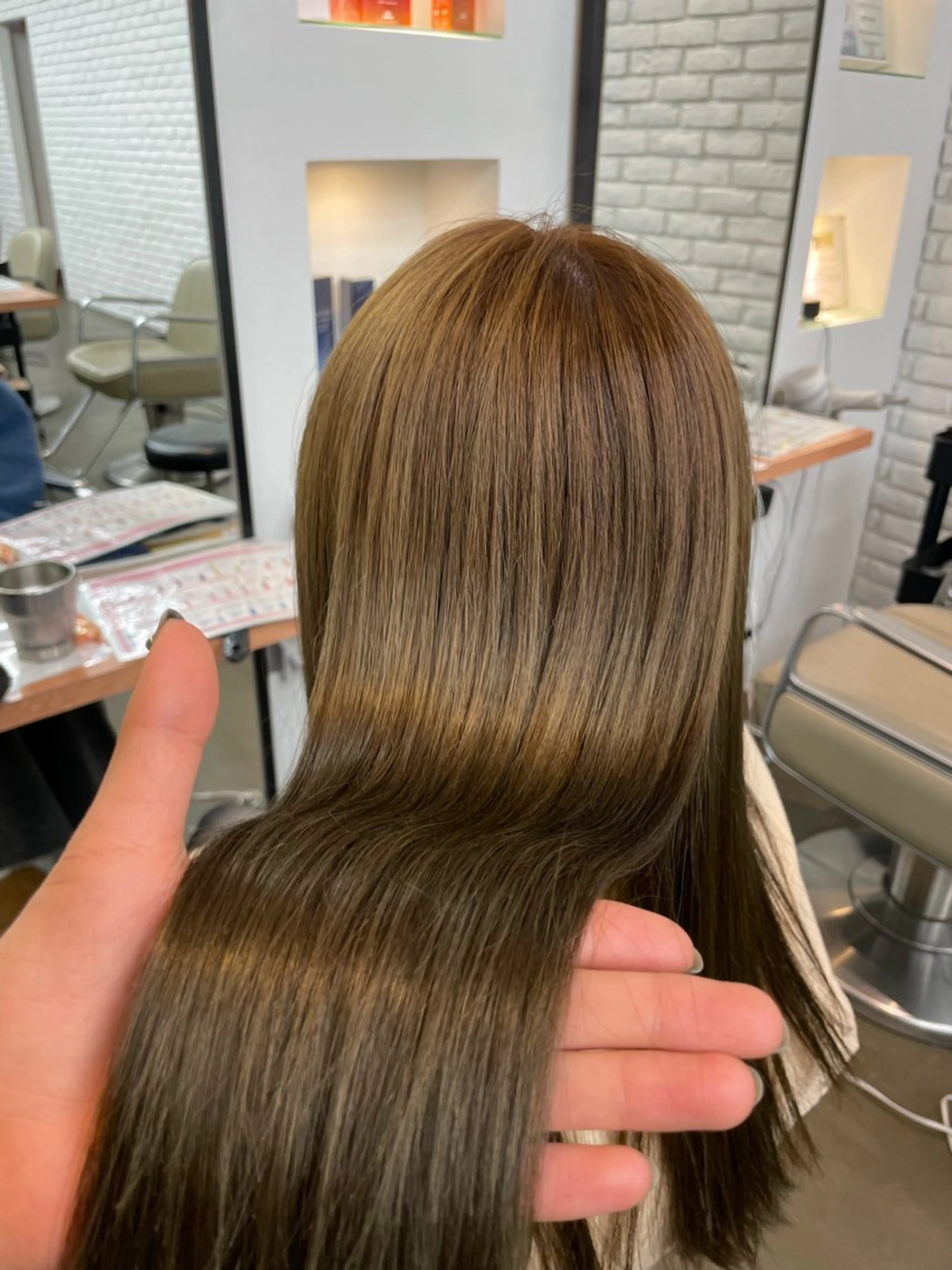 カラー 近藤 理子のヘアスタイル