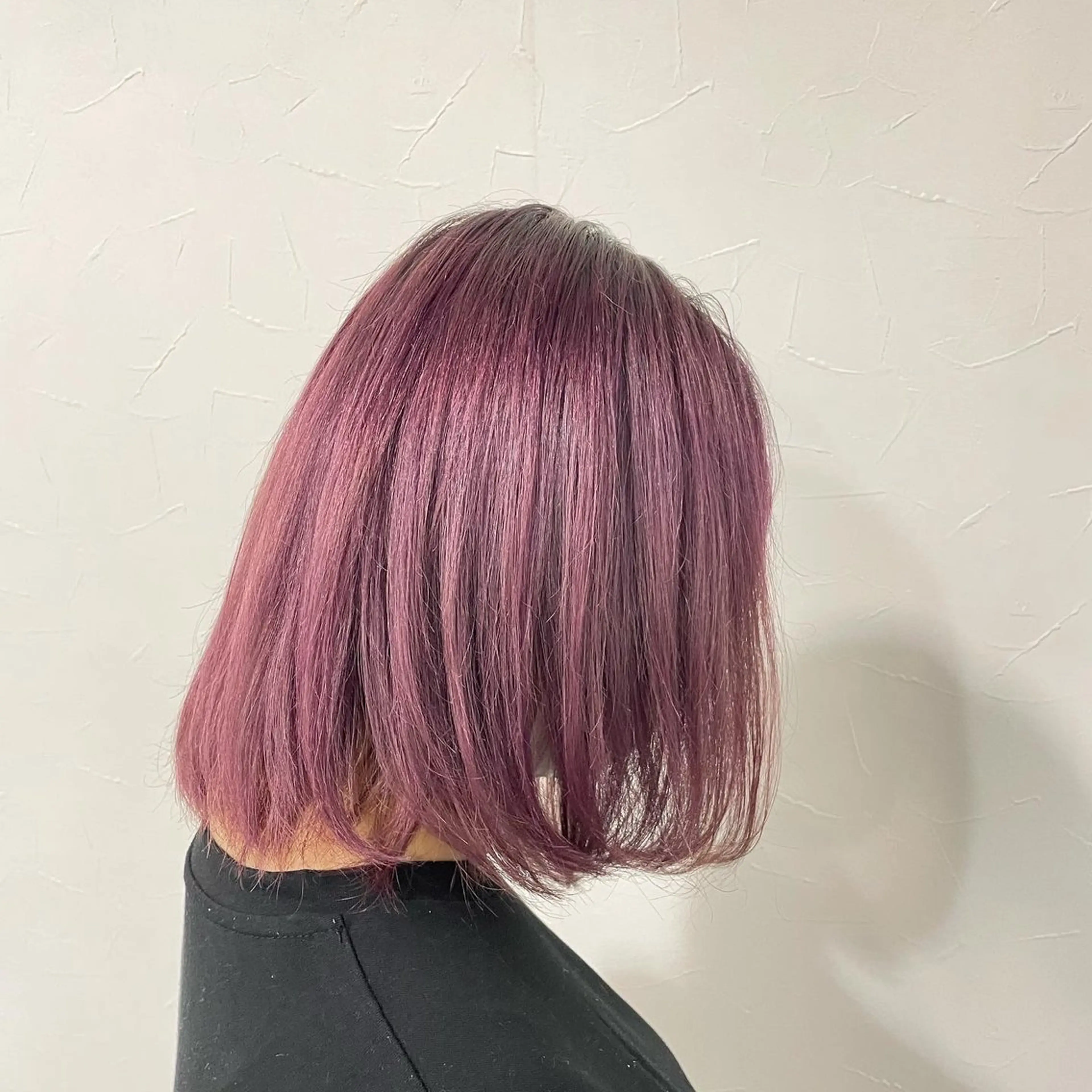 カラー ラベンダーカラー ピンクカラー ヘアカラー トリートメント ハイトーン、ブリーチ 🤍足立里湖のヘアスタイル