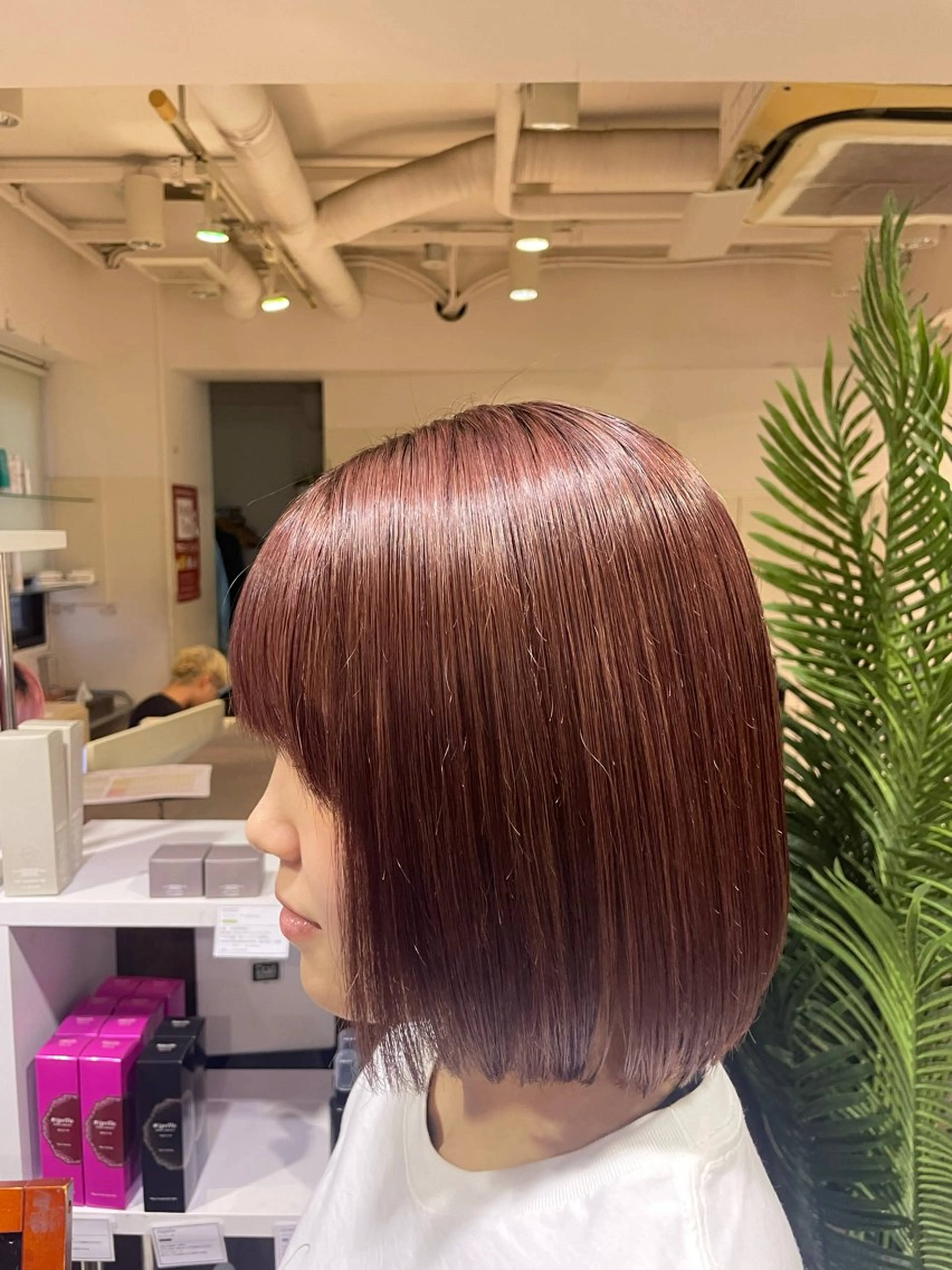 ショート カラー ピンクカラー レッドカラー カット ヘアカラー 佐藤 綾郁のヘアスタイル