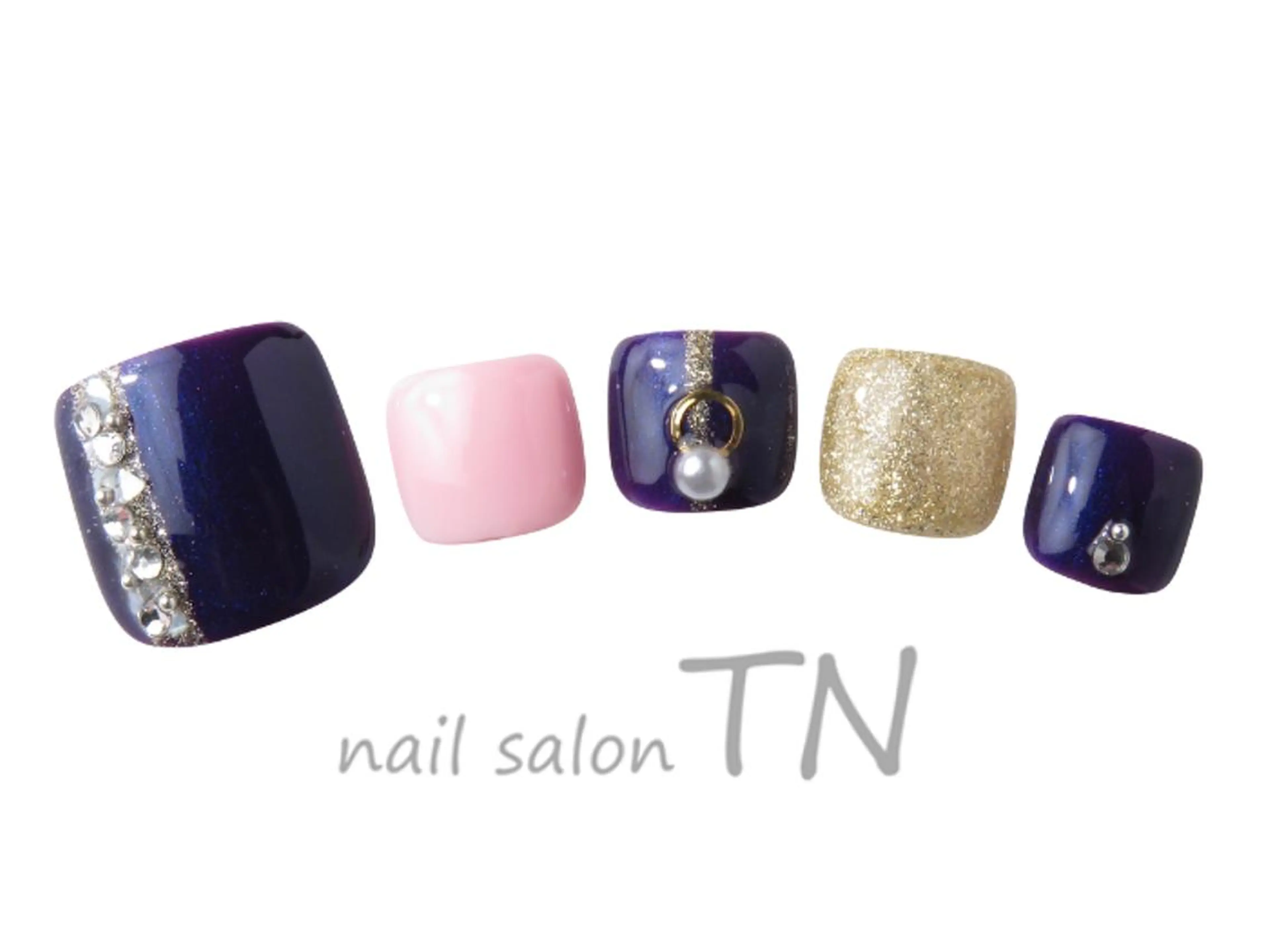 ネイル 寺嶋 ひなのネイルデザイン