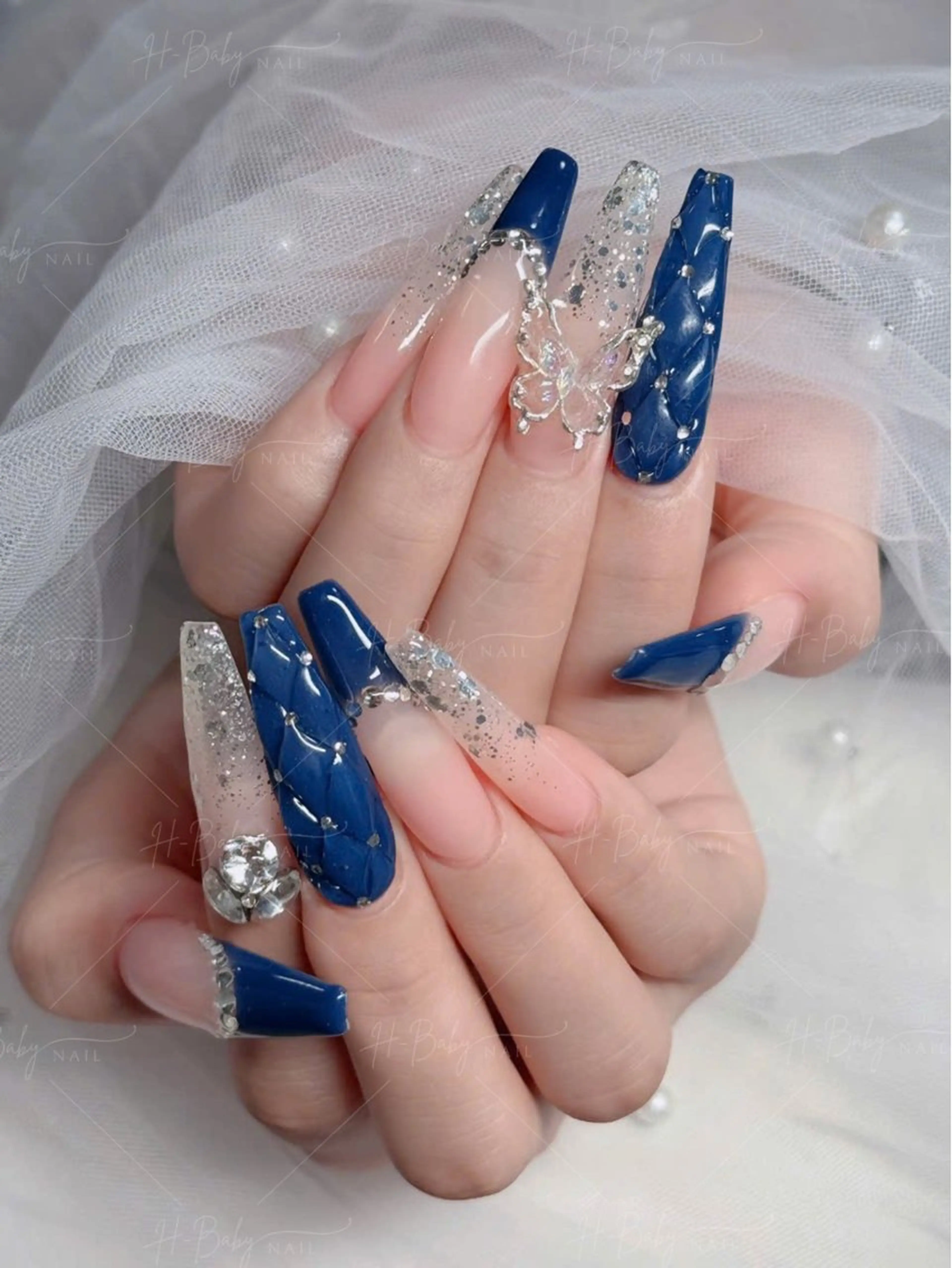 ネイル オーロラネイル フレンチネイル ジェルネイル ハロウィン キラキラネイル ハンドネイル H.baby Nail Salonのネイルデザイン