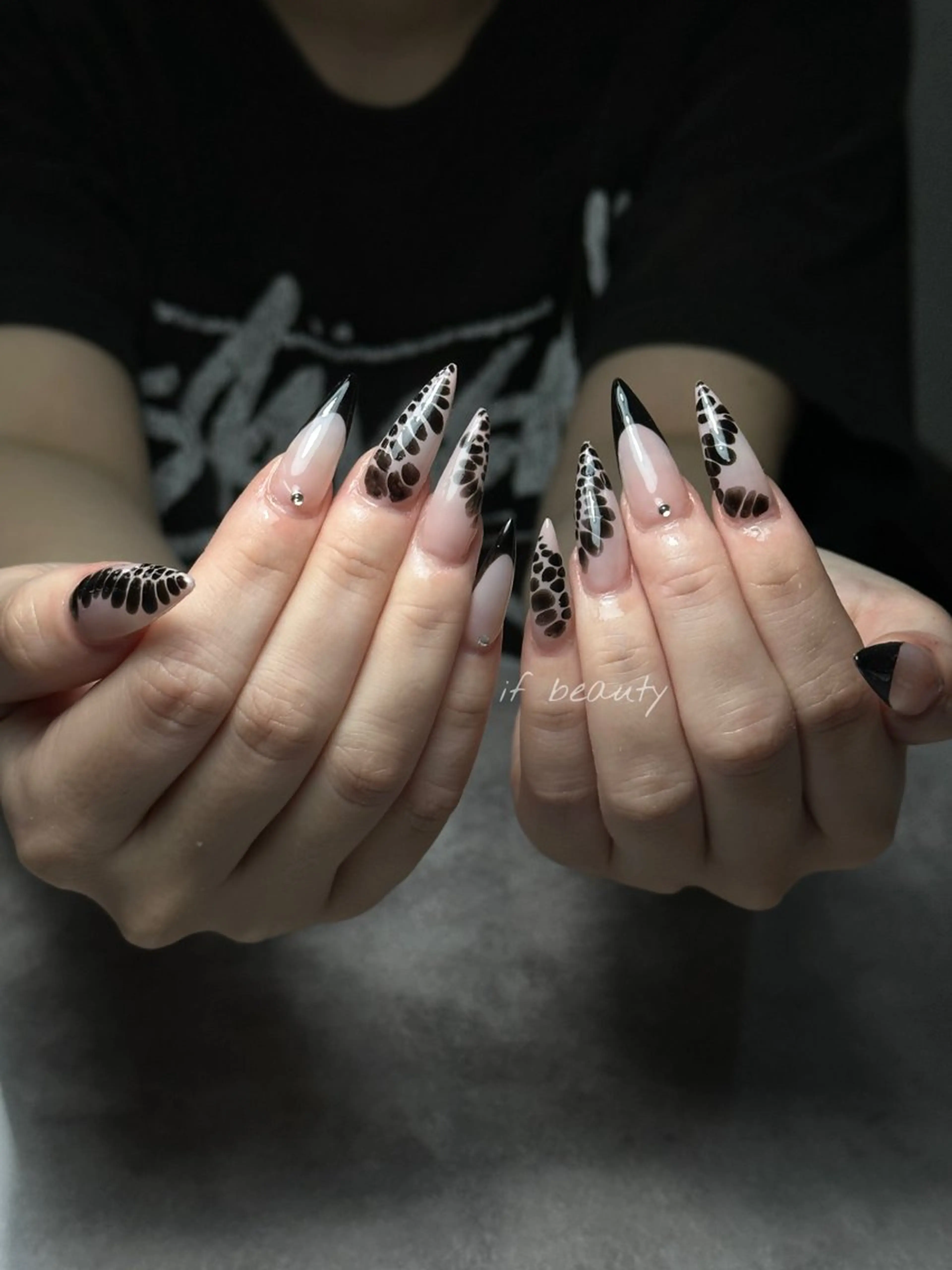 ネイル アートネイル ジェルネイル グラデーション パラジェル ワンホンネイル ハンドネイル if Hair＆Nail Salon所属・IKA /海外ネイル /個性派/ワンホンのネイルデザイン