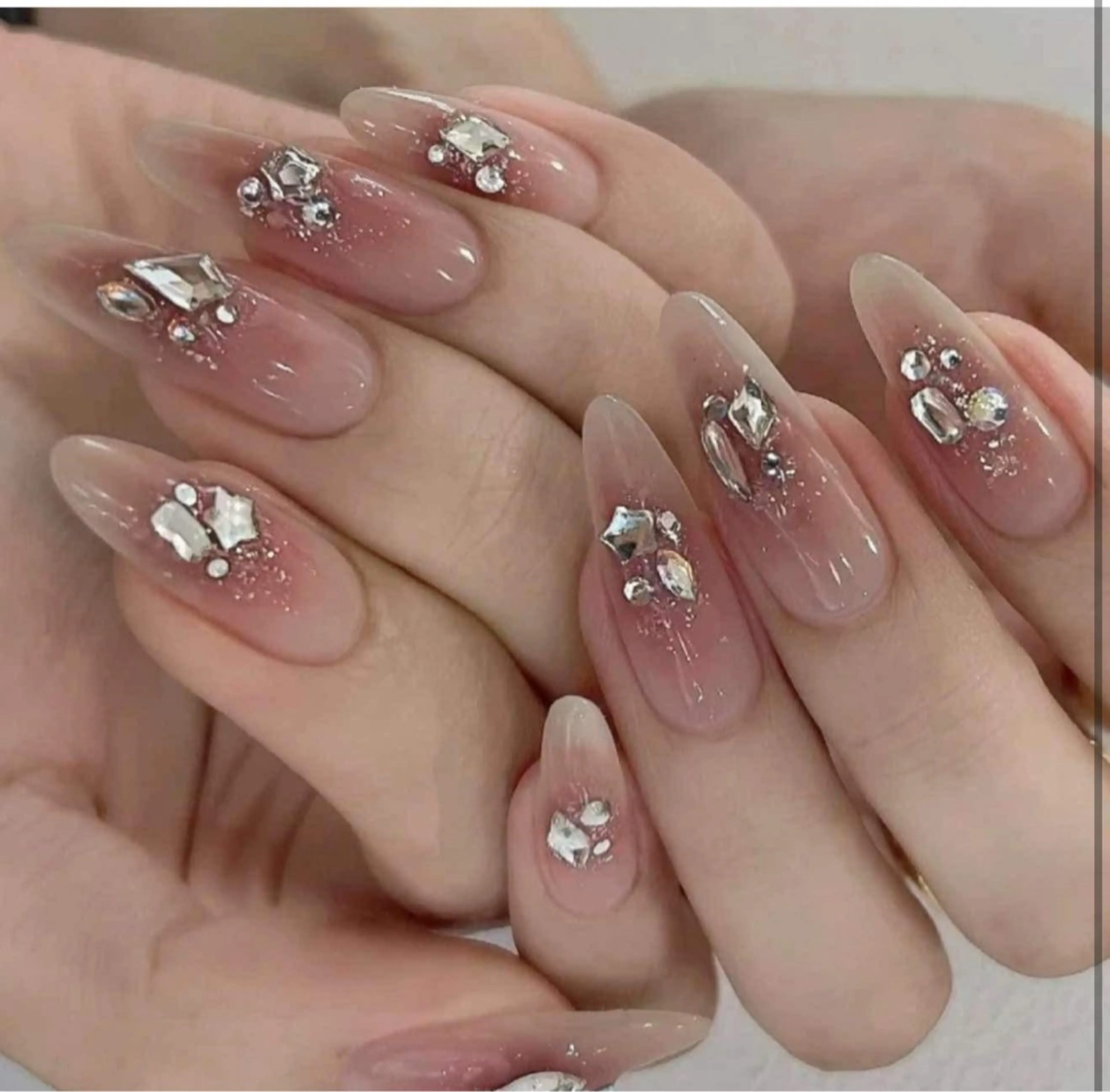 ネイル ハンドネイル HIN NAILのネイルデザイン