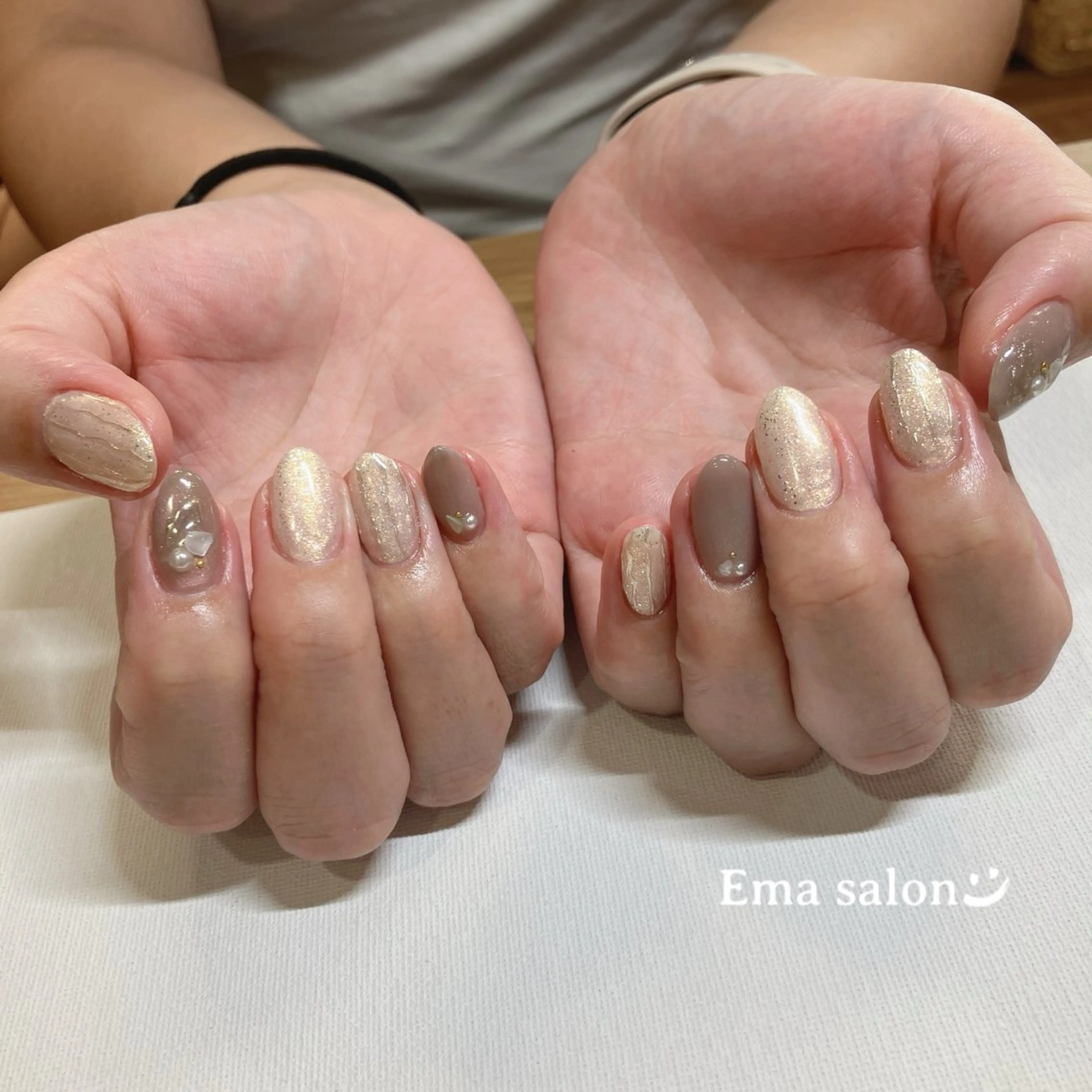 ネイル ニュアンスネイル ハンドネイル Ema salon satomiのネイルデザイン