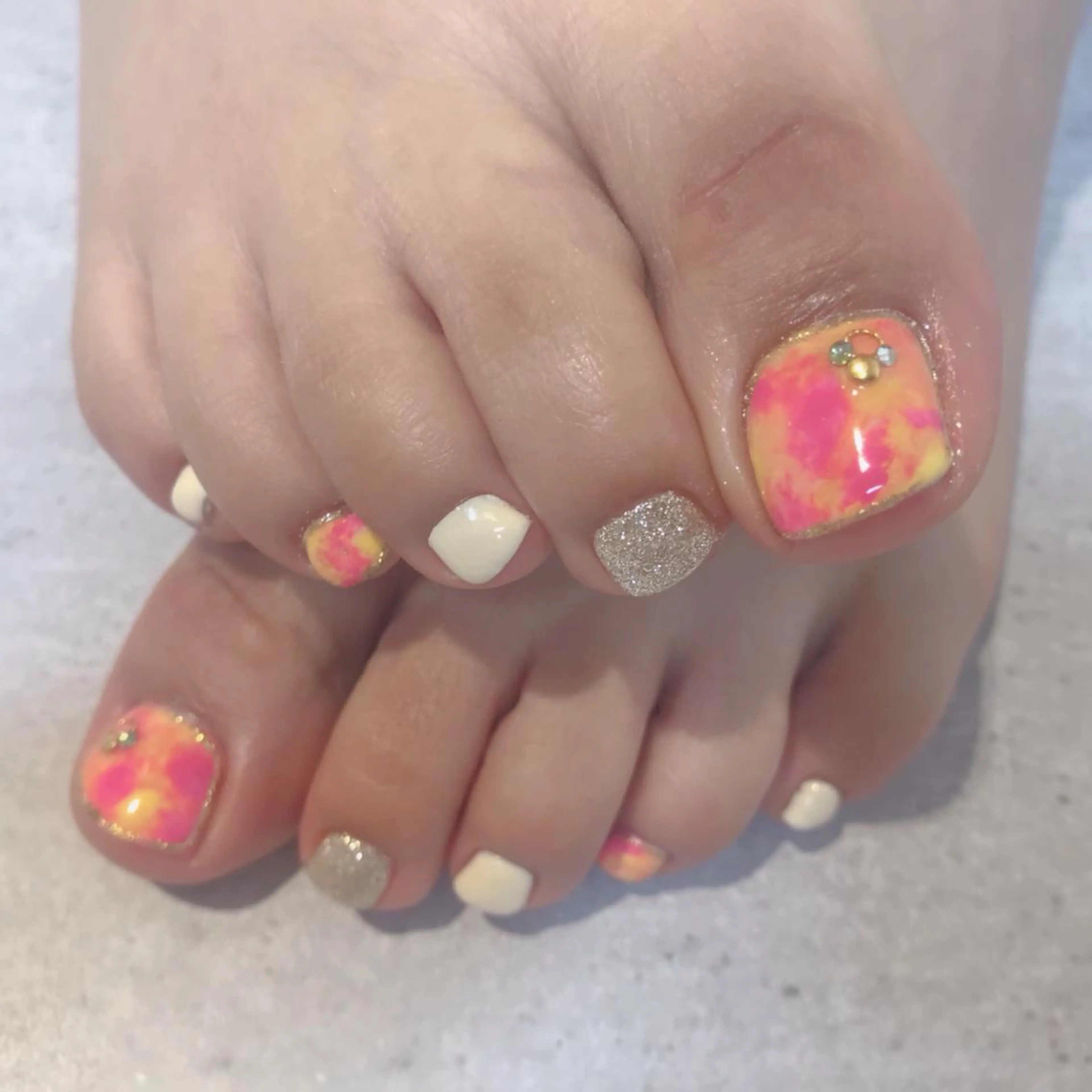 ネイル フットネイル 本田 知美のネイルデザイン