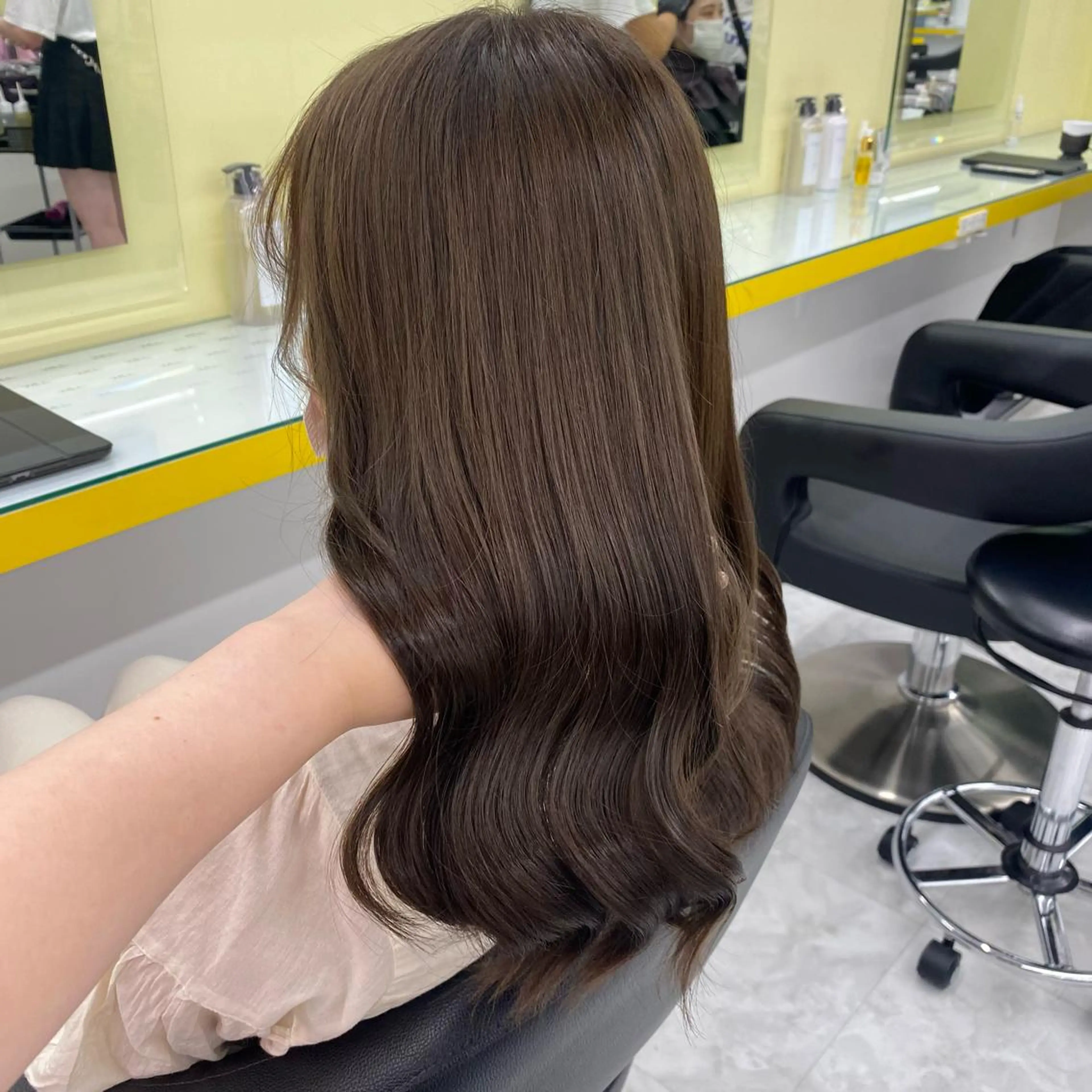 ミディアム カラー パーマ ヘアアレンジ メンズ キッズ ネイル マツエク・マツパ アイブロウ ベージュカラー ミルクティーベージュ Lumo所属・💖横浜ブリーチなし 💖MIHOのヘアスタイル