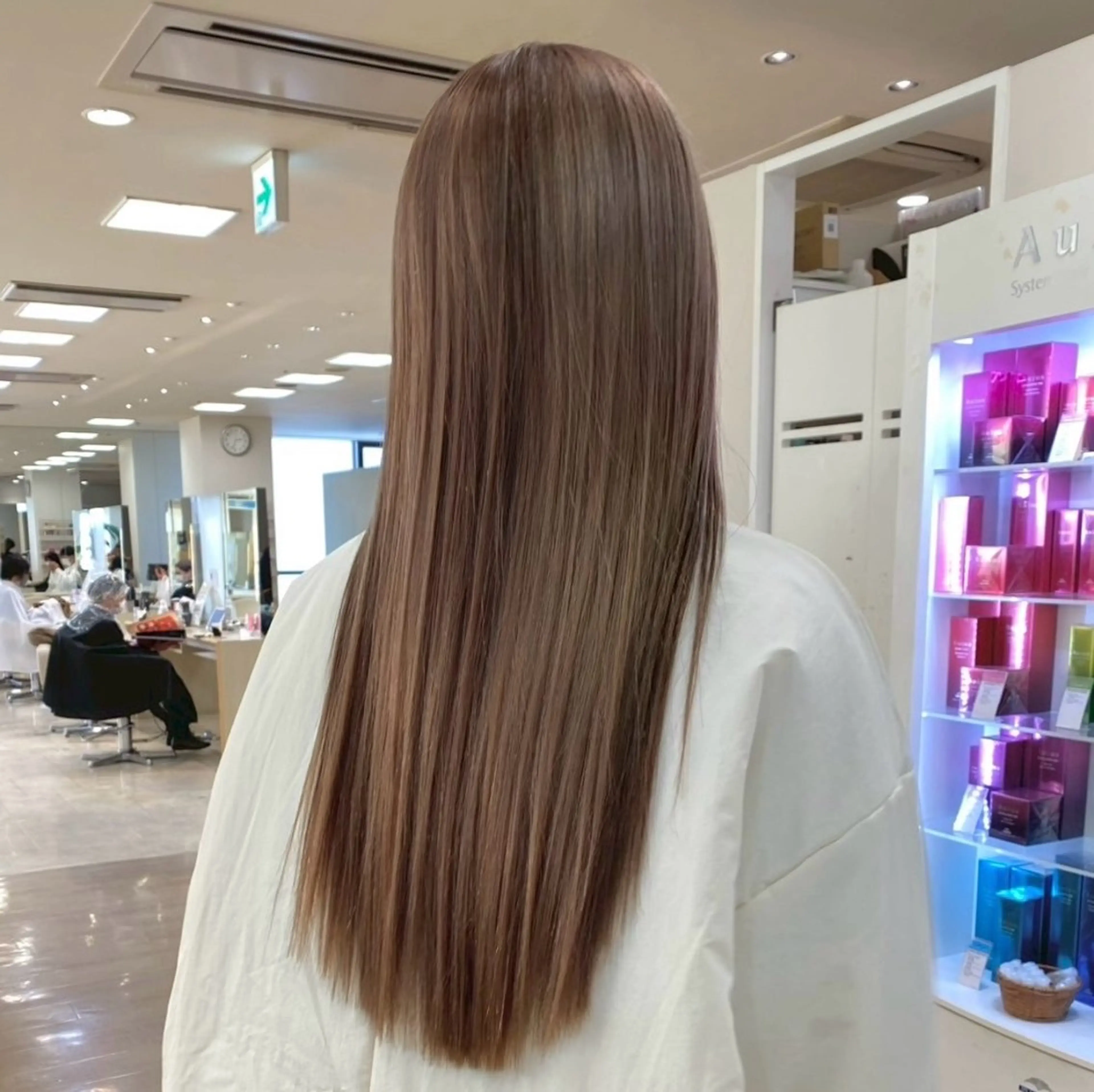 ロング カラー 透明感カラー🫧 ベージュ✴︎meiのヘアスタイル