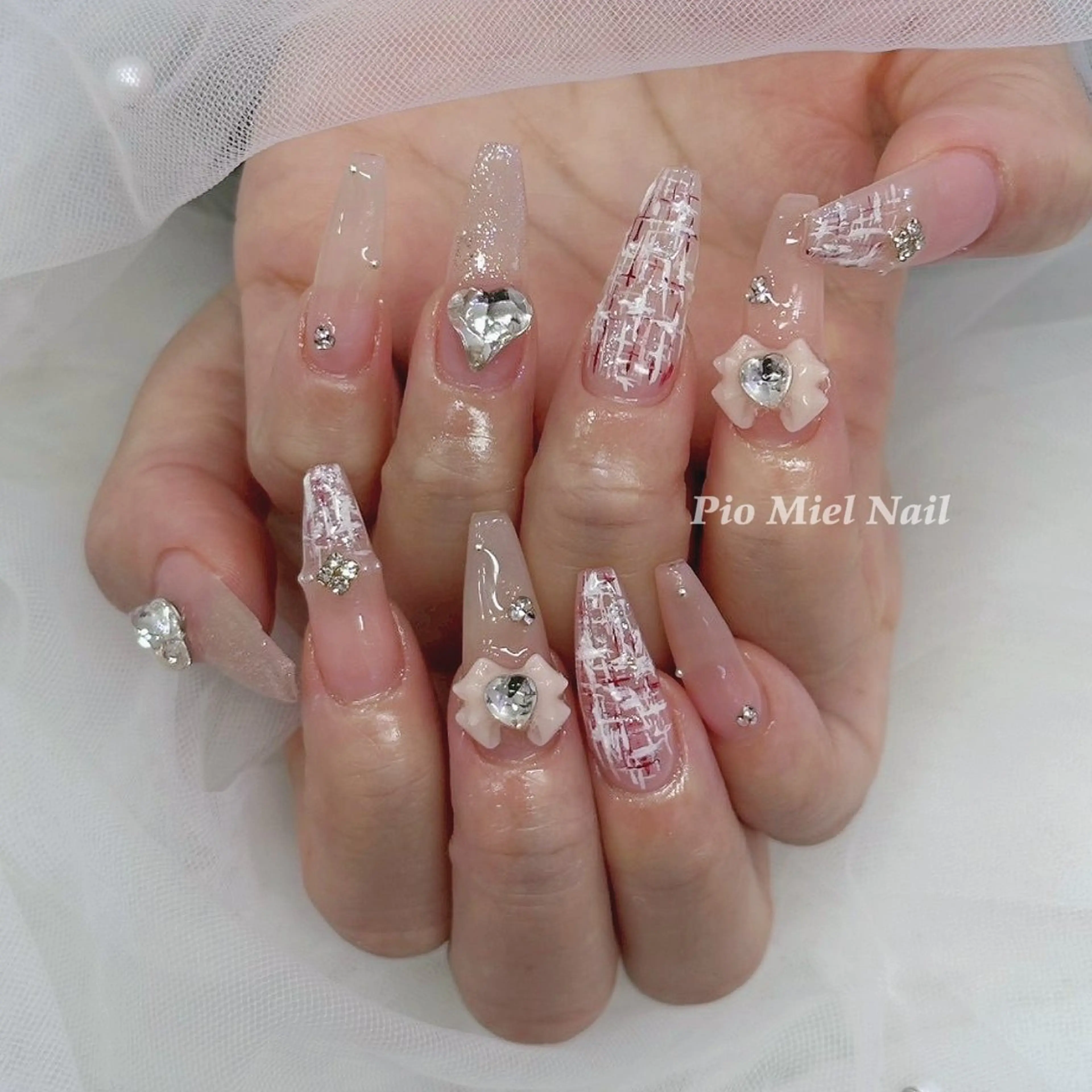 ロング 韓国風ヘア ハンドネイル Pio Mielのネイルデザイン