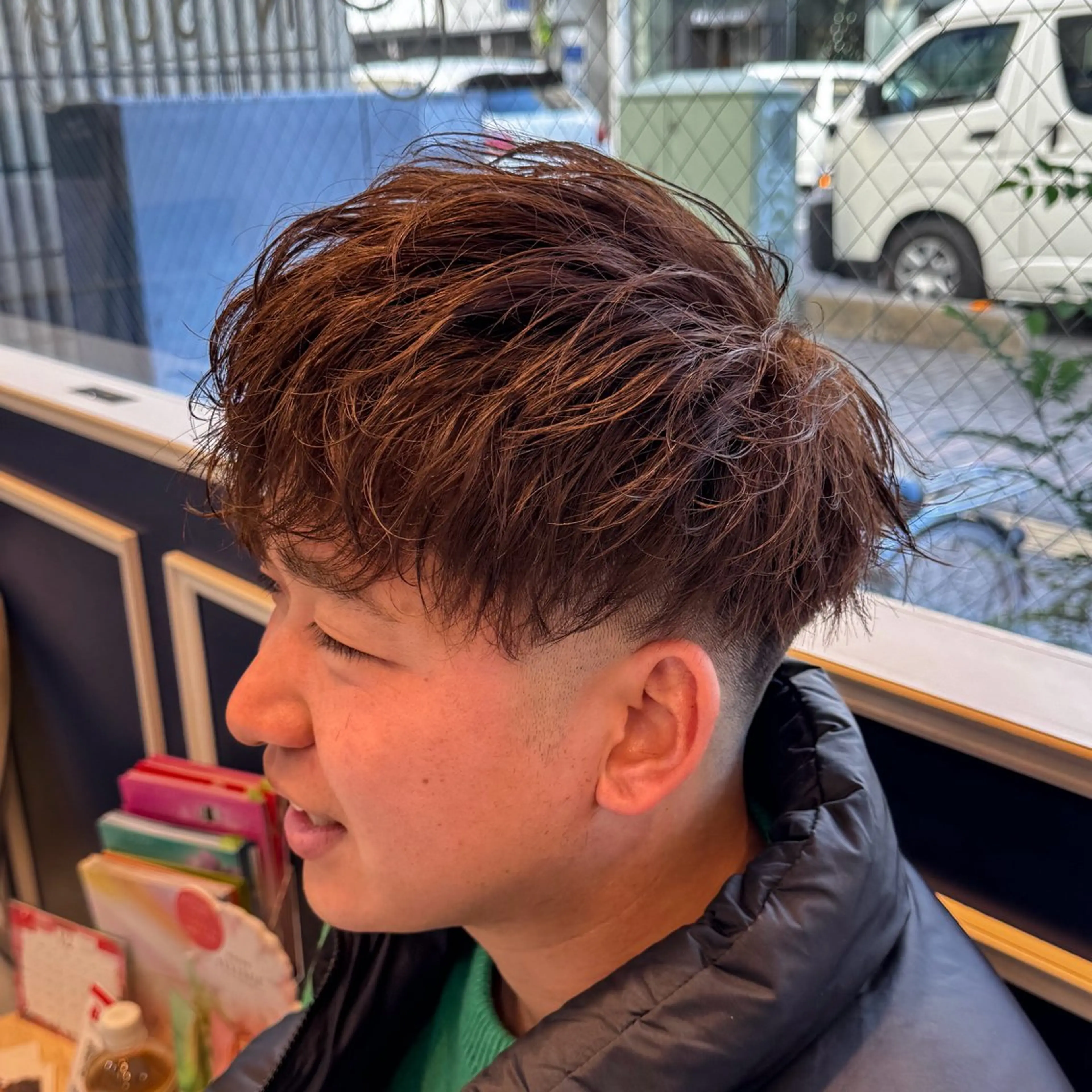 ショート カラー メンズ アッシュ ベージュカラー カット ヘアカラー 吉田 新平のヘアスタイル