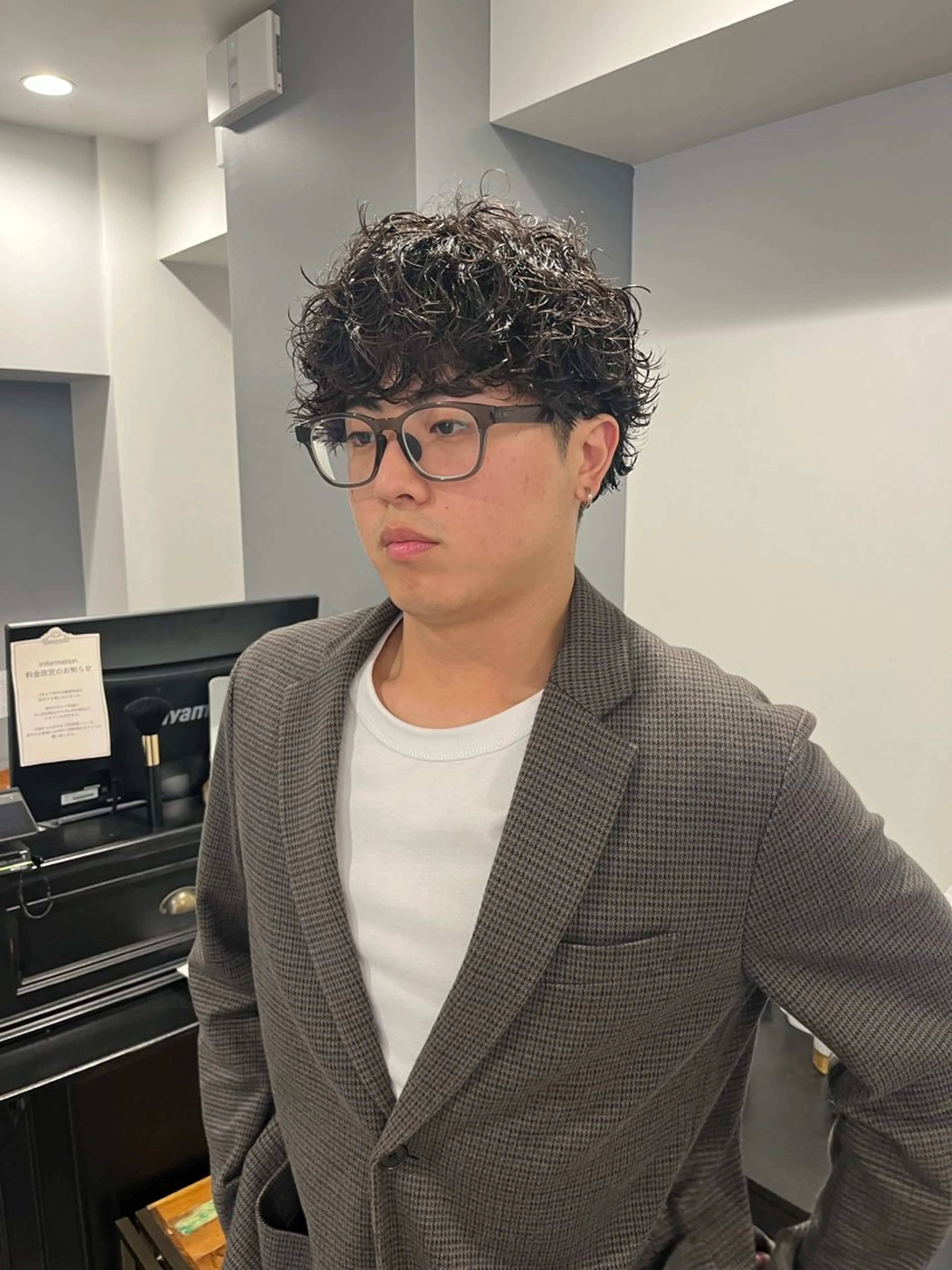 ショート パーマ メンズ メンズパーマ プードルパーマ プードルパーマ カット パーマ りんと/メンズ/ 艶カラーのヘアスタイル