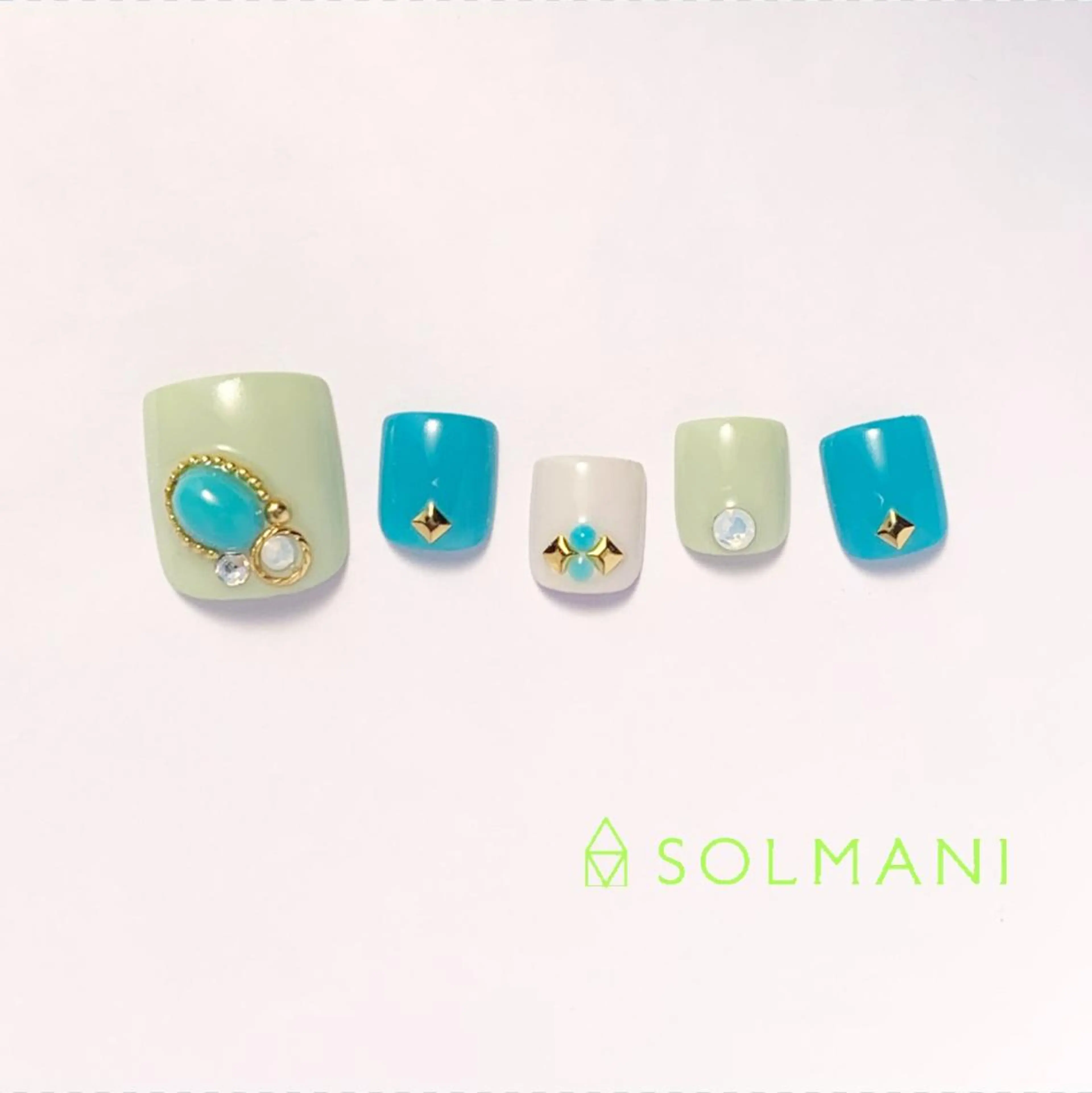ネイル フットネイル SOLMANI 予約担当のネイルデザイン