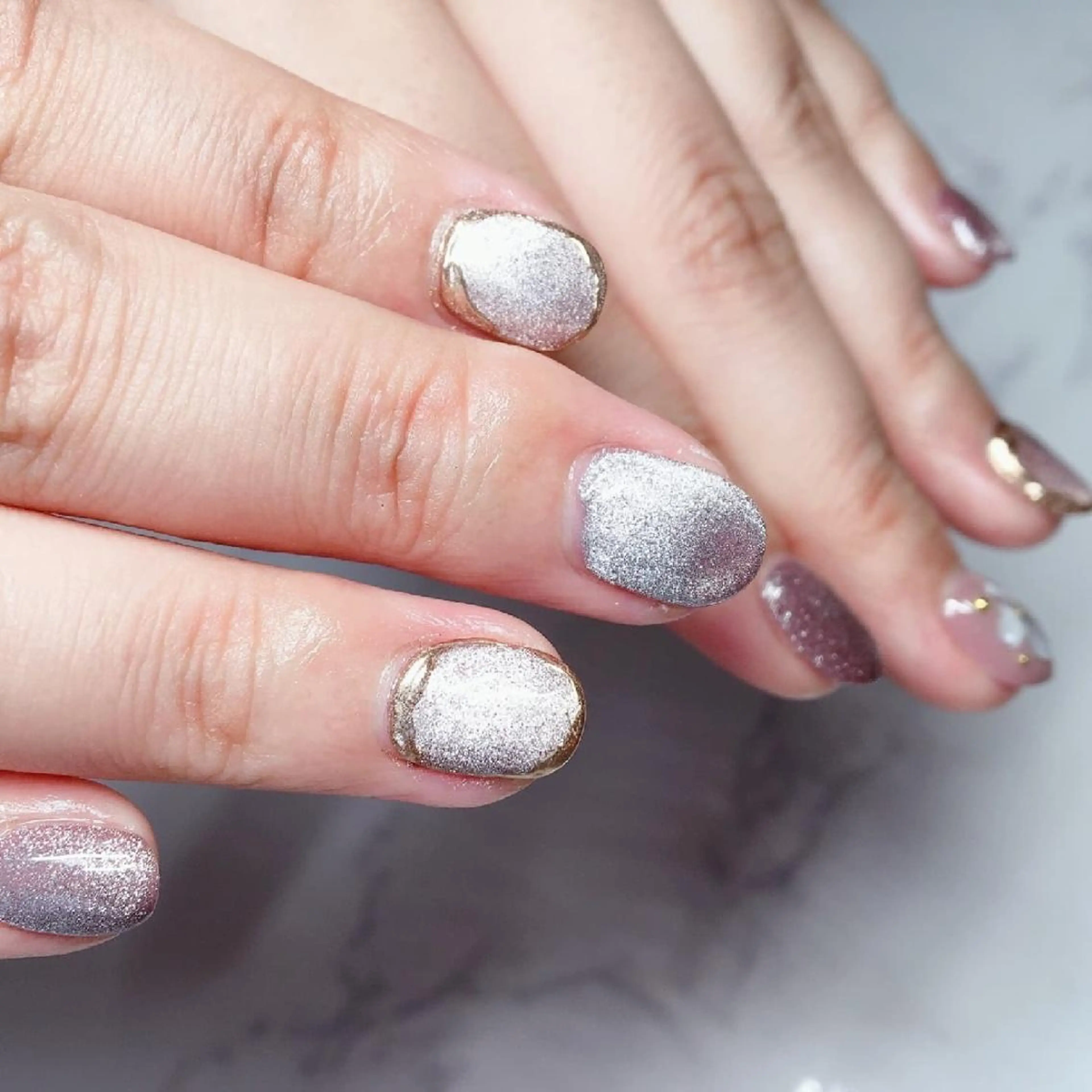 ネイル ジェルネイル マグネットネイル ミラーネイル ハンドネイル ハンドケア 佐藤 結衣のネイルデザイン