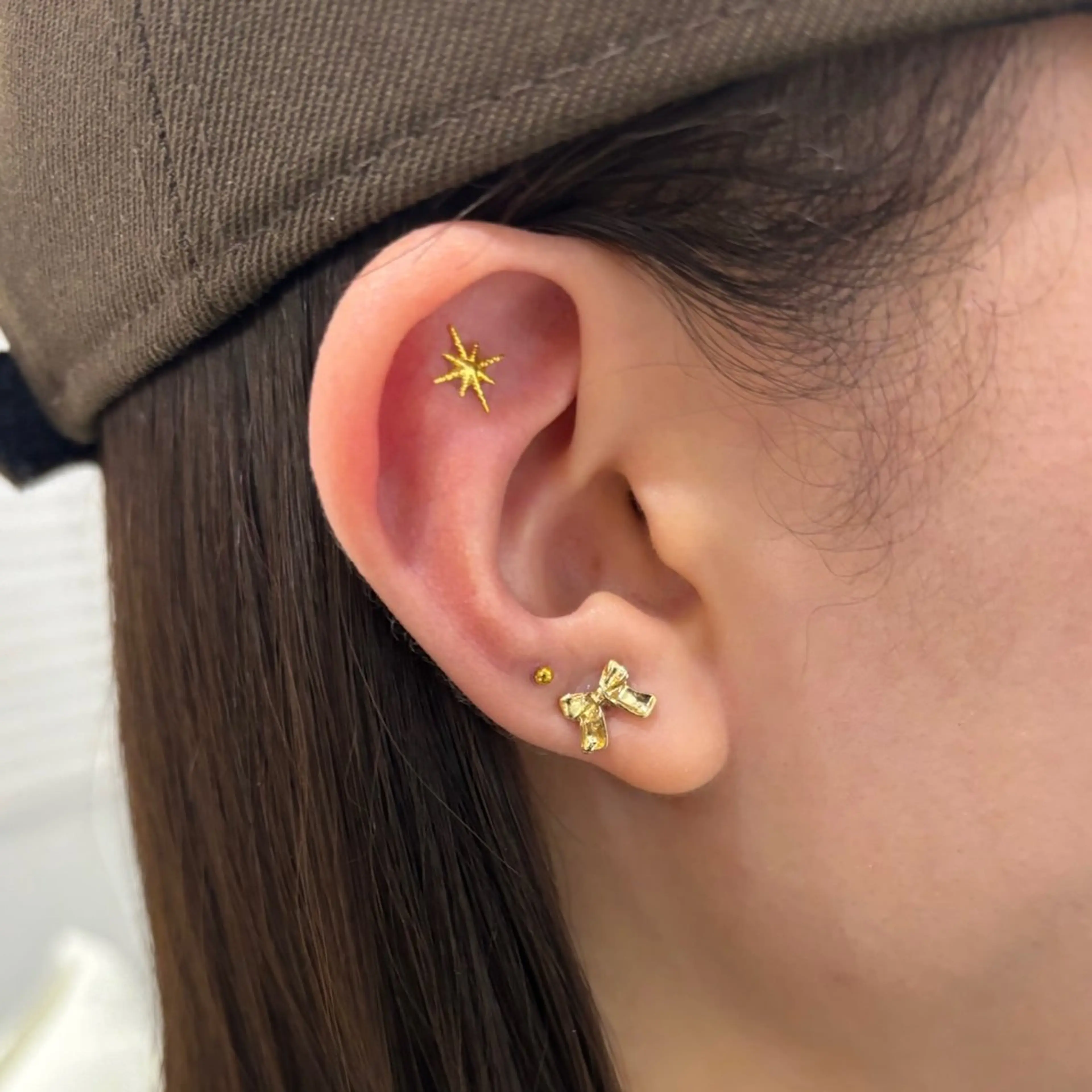 耳ツボジュエリー👂✨シンプル🪄おすきなパーツ4粒🌙片耳・両耳でも◎の写真